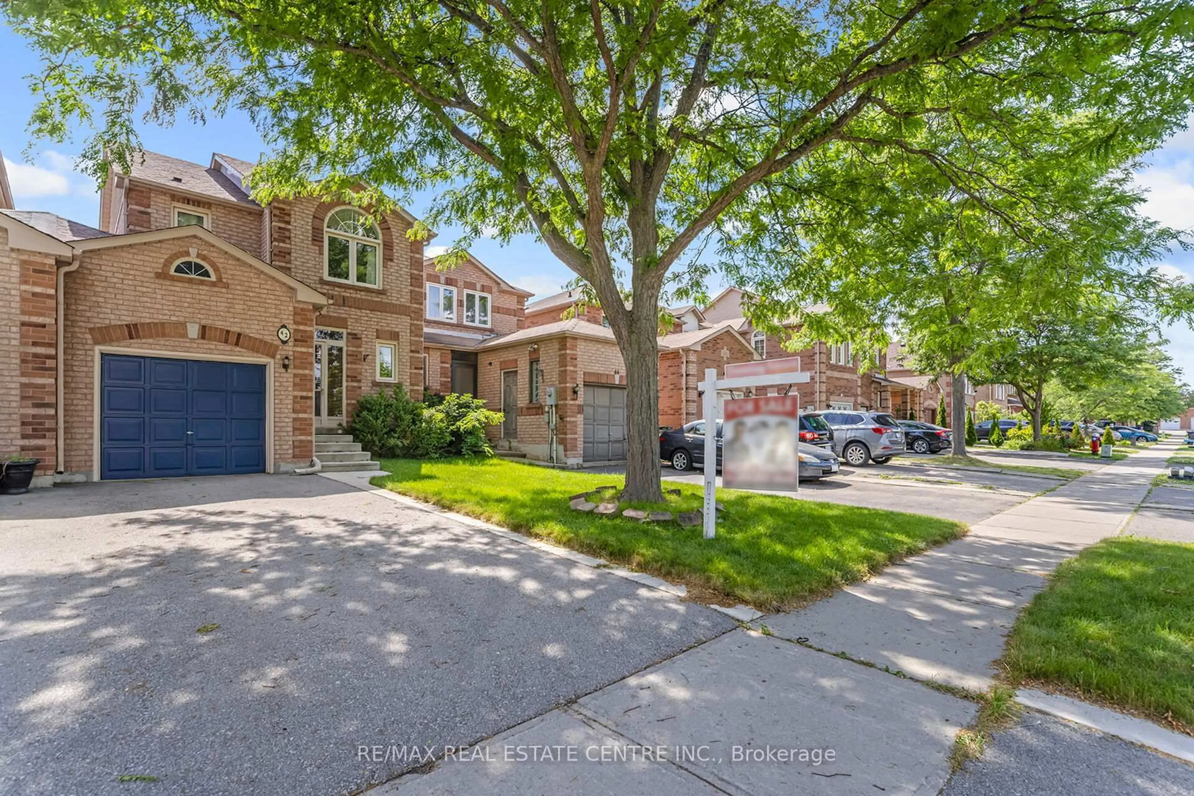 Home with brick exterior material, street for 42 White Tail Cres, Brampton Ontario L6Y 5C2