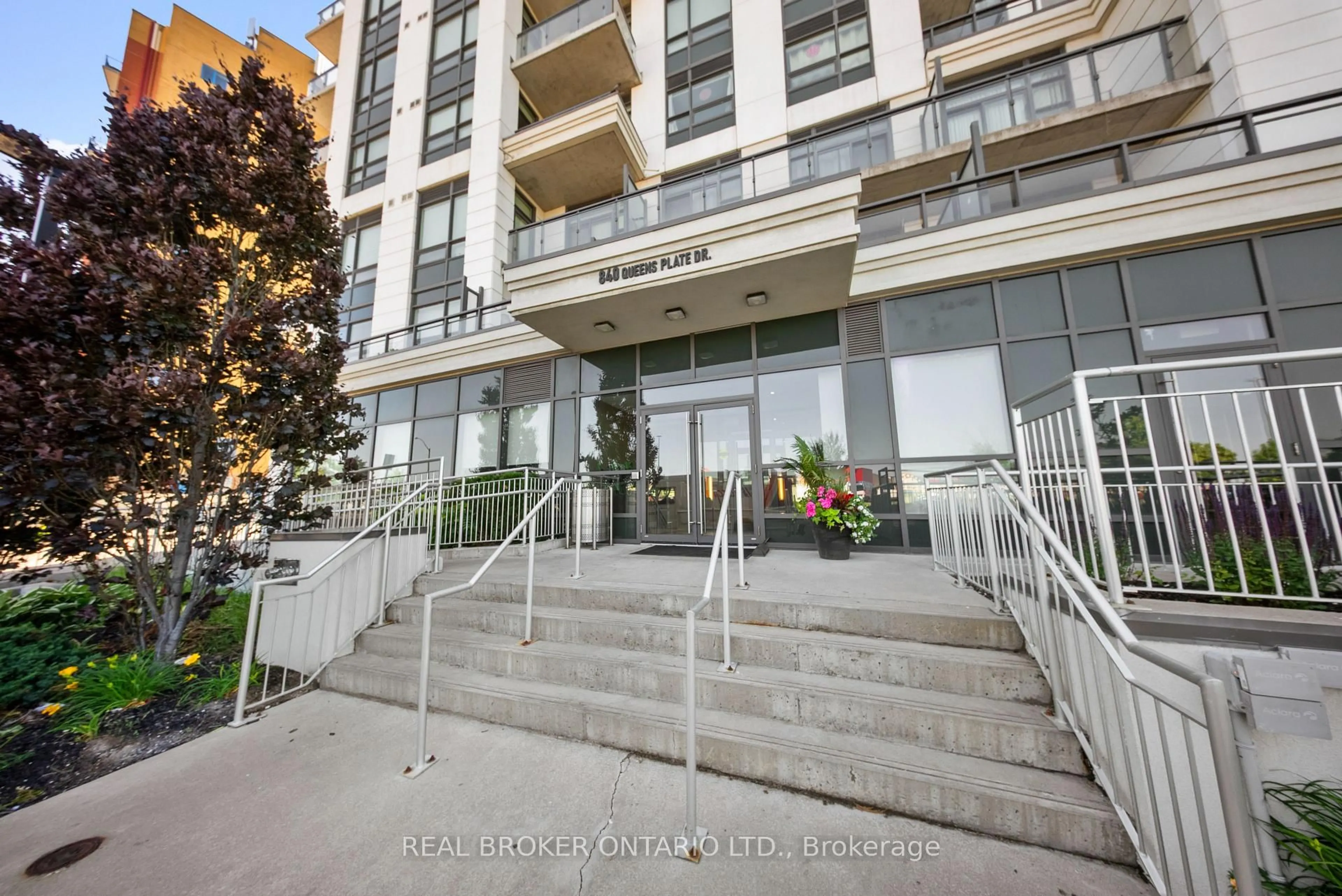 Indoor foyer for 840 Queen's Plate Dr #103, Toronto Ontario M9W 6Z3