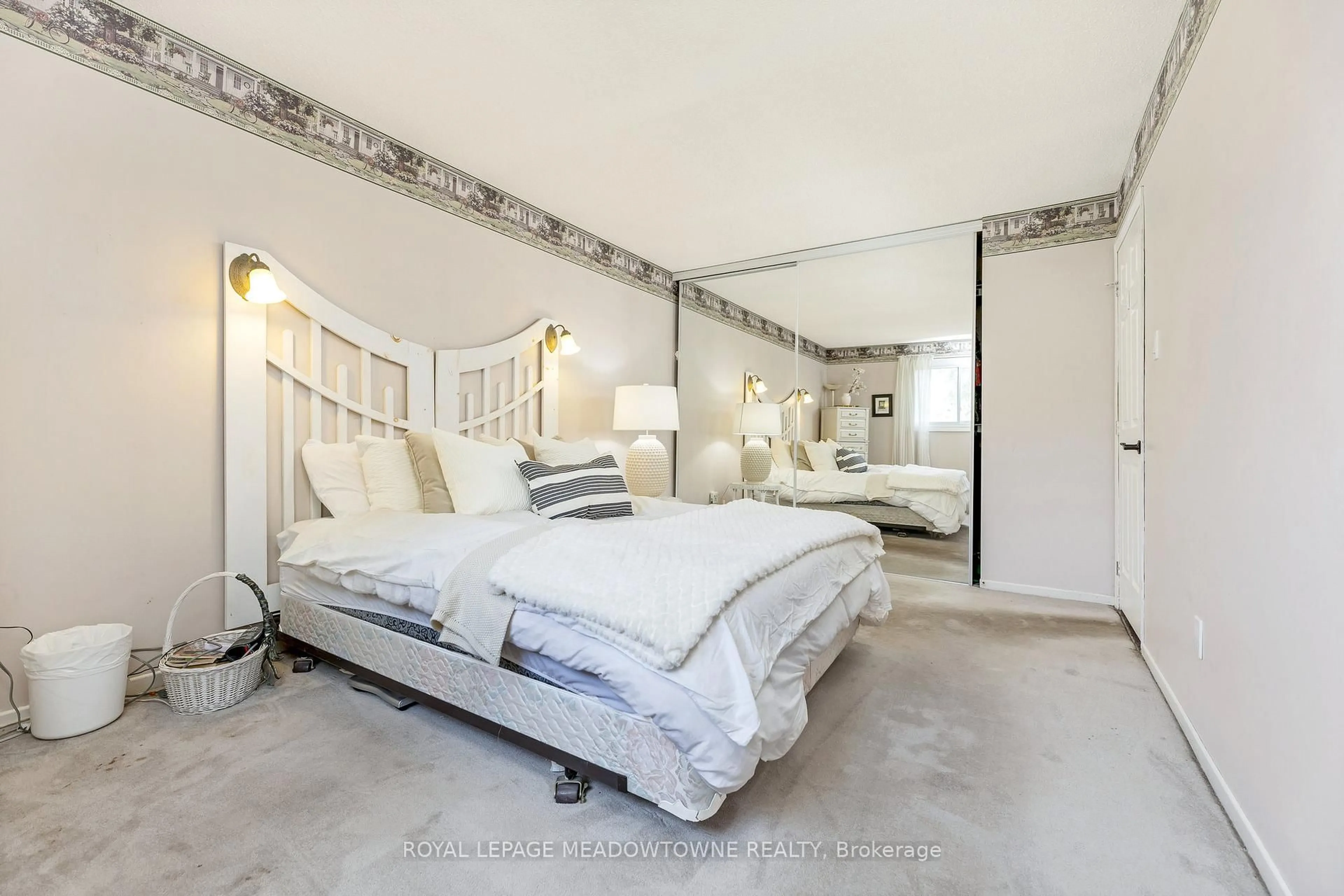 Bedroom with bed, unknown for 13 Blueridge Sq, Brampton Ontario L6Z 1A2