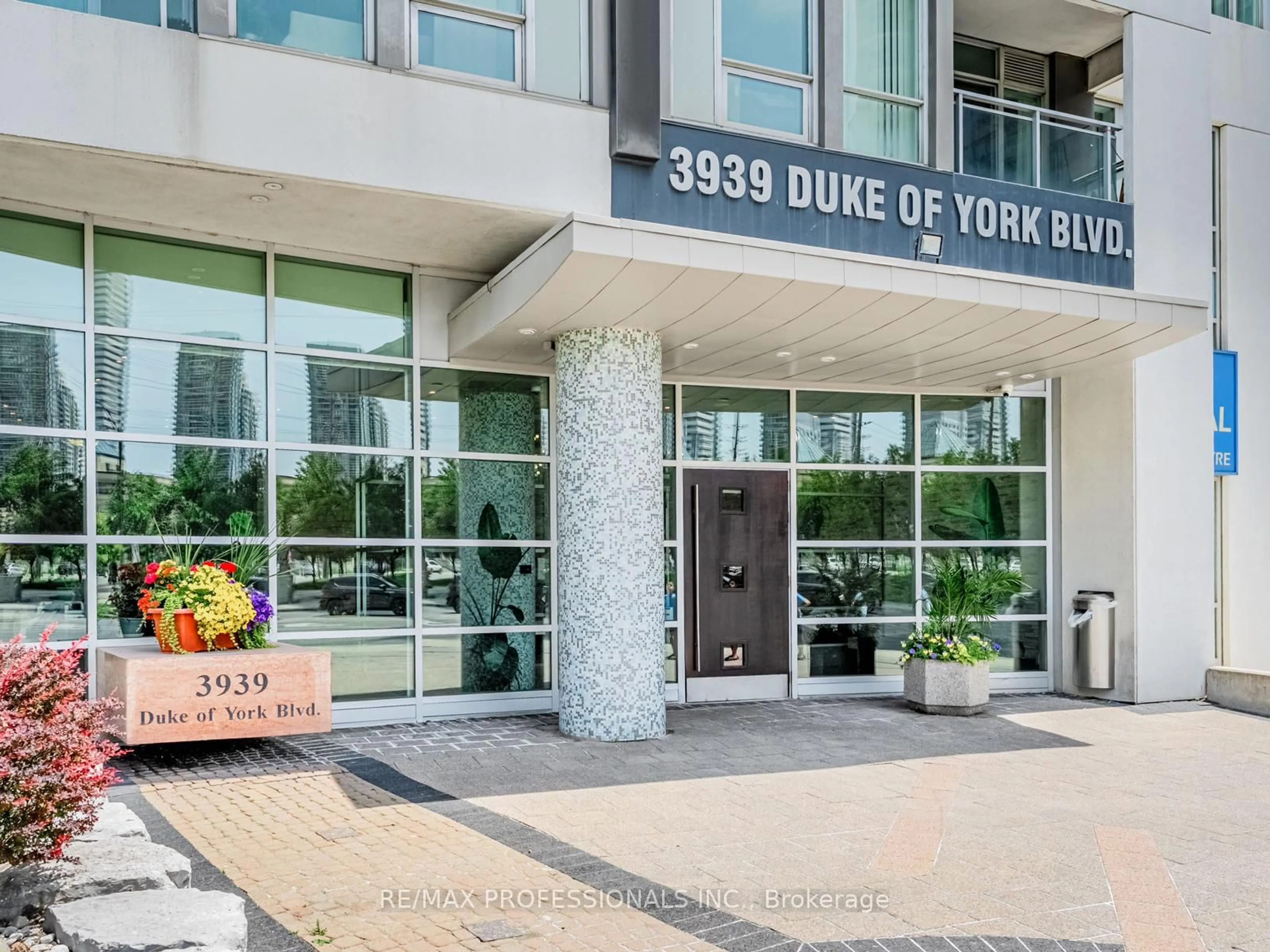 Unknown for 3939 Duke of York Blvd #2002, Mississauga Ontario L5B 4N2