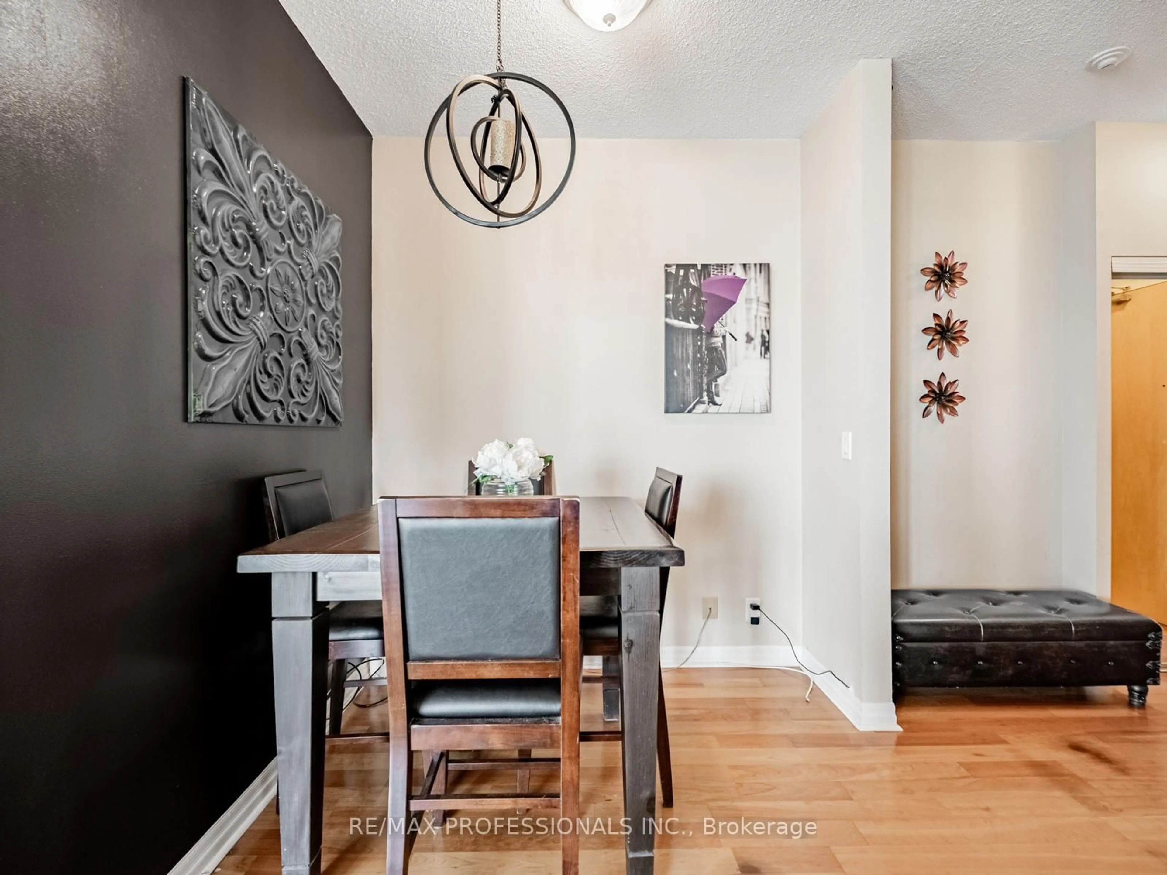 Dining room, wood/laminate floor for 3939 Duke of York Blvd #2002, Mississauga Ontario L5B 4N2