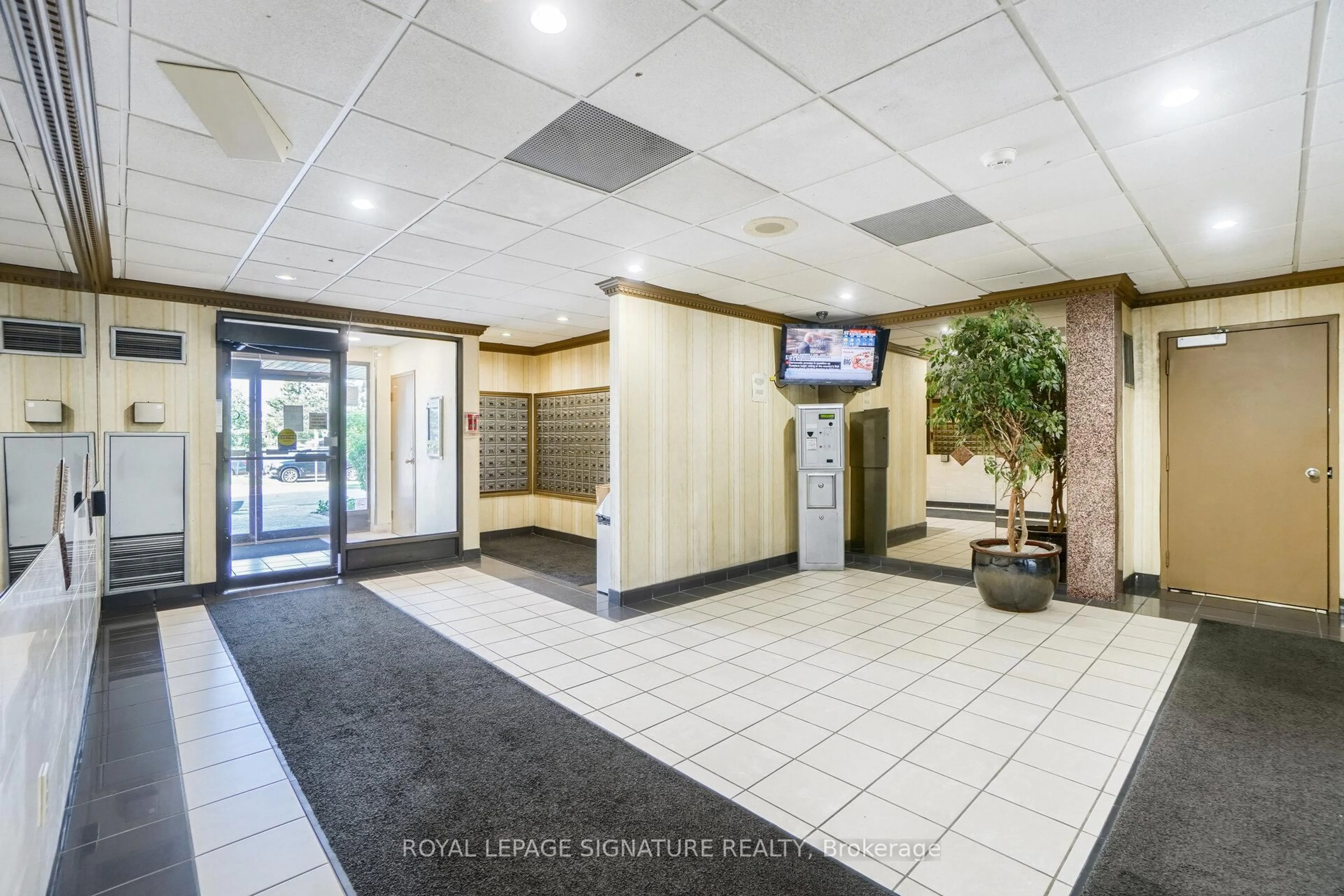 Lobby for 10 Markbrook Lane #1101, Toronto Ontario M9V 5E3
