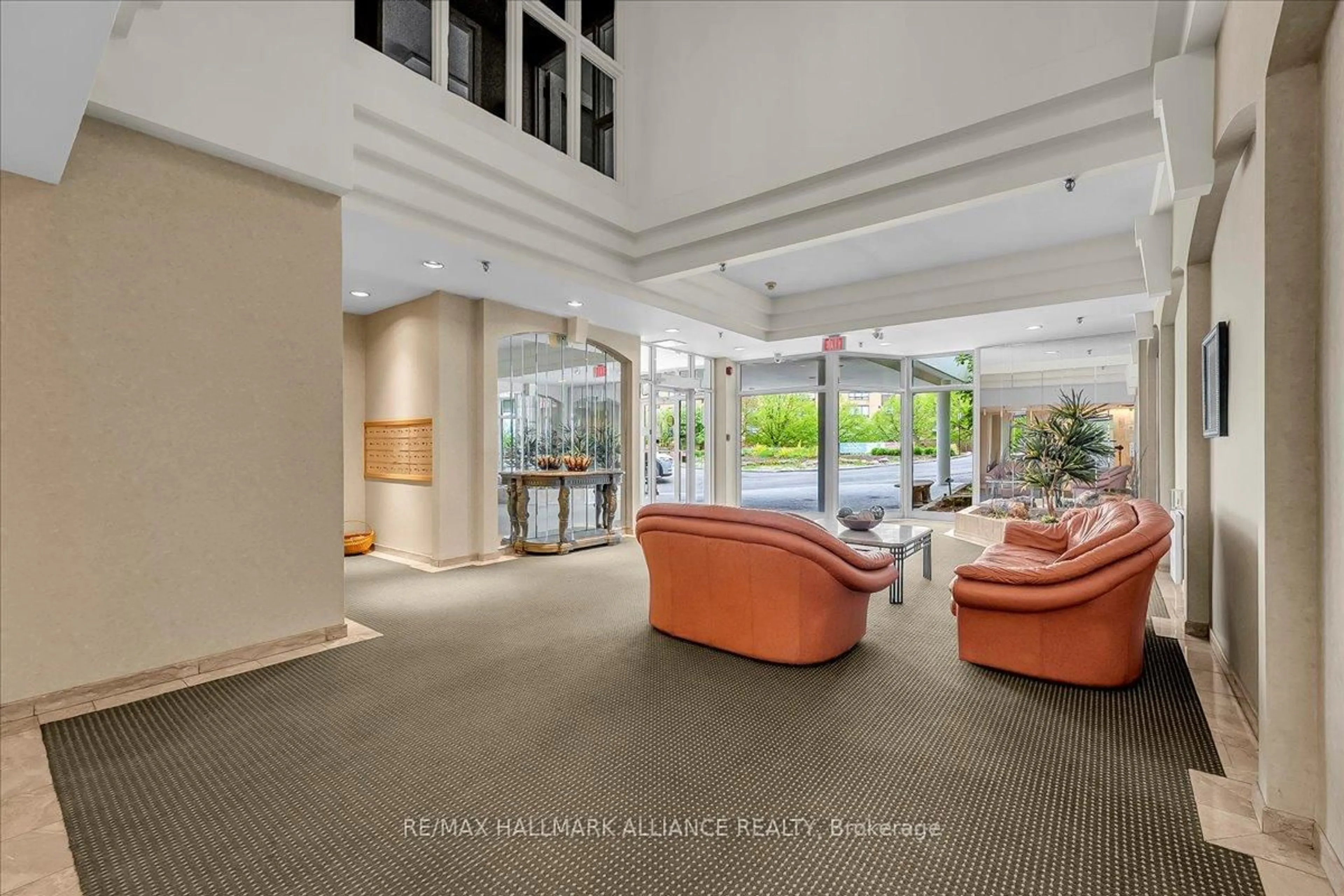 Lobby for 1071 QUEENS Ave #101, Oakville Ontario L6H 2R5