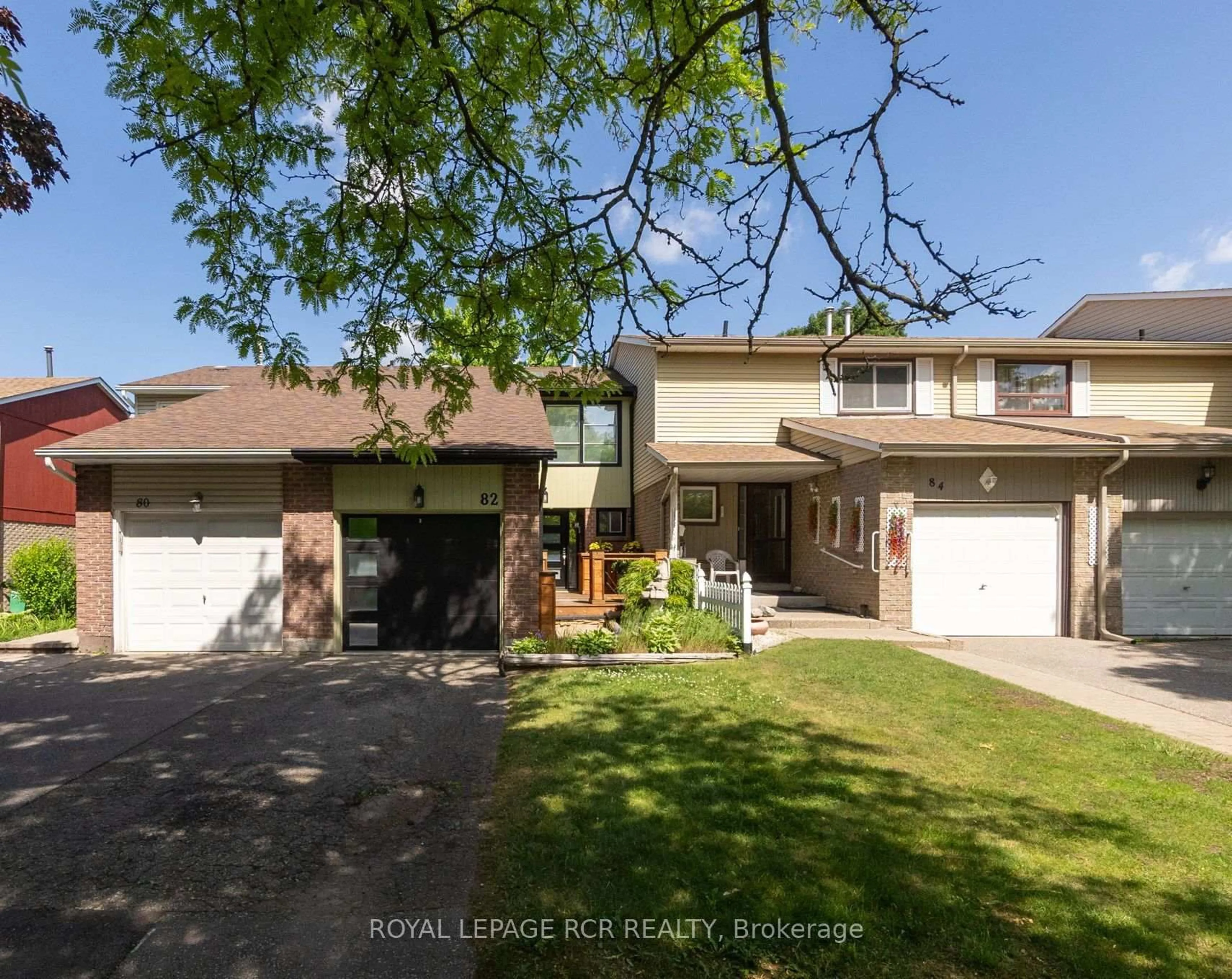 A pic from outside/outdoor area/front of a property/back of a property/a pic from drone, street for 82 Royal Salisbury Way, Brampton Ontario L6V 3J7