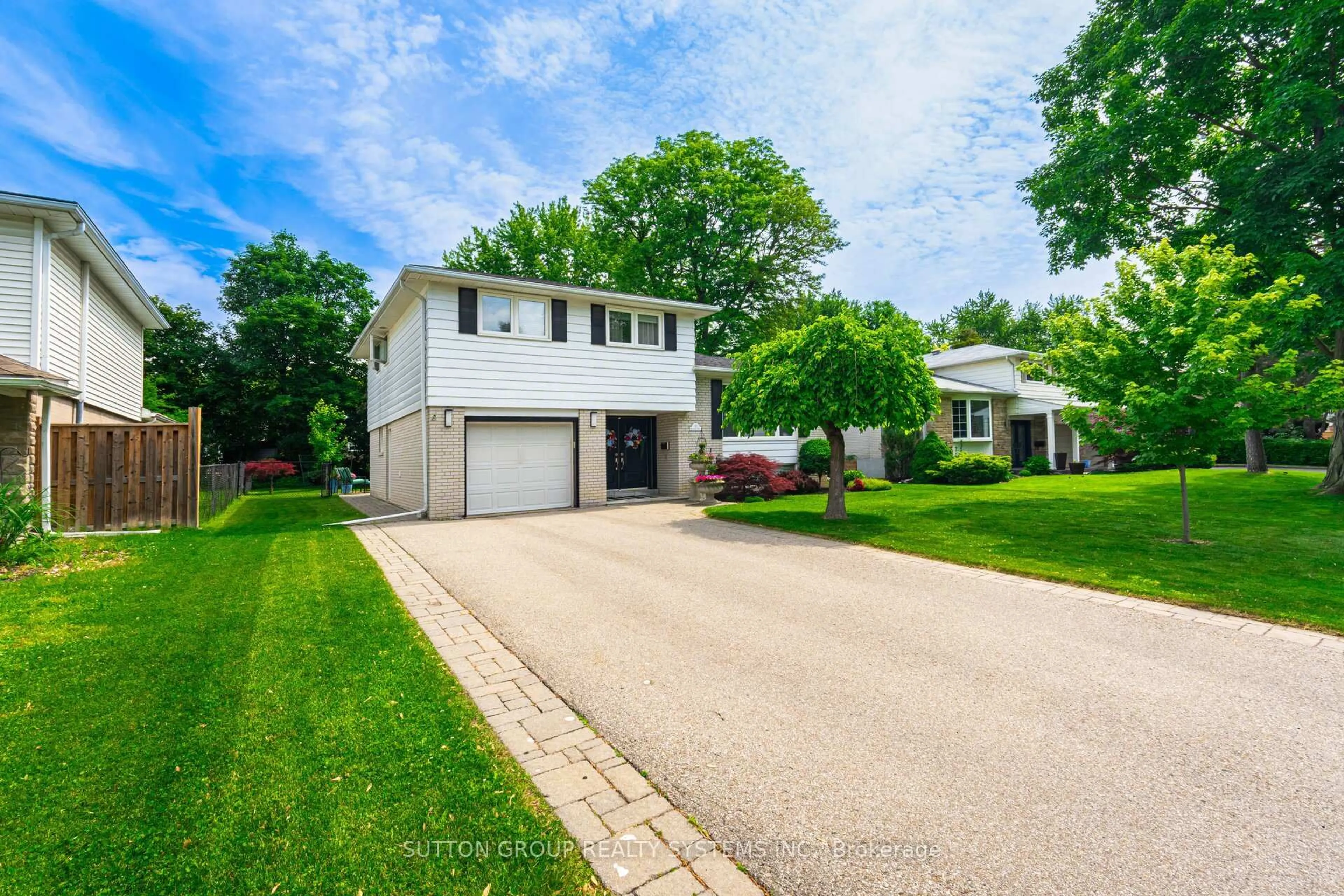 Unknown for 11 Richmond Dr, Brampton Ontario L6W 2E7