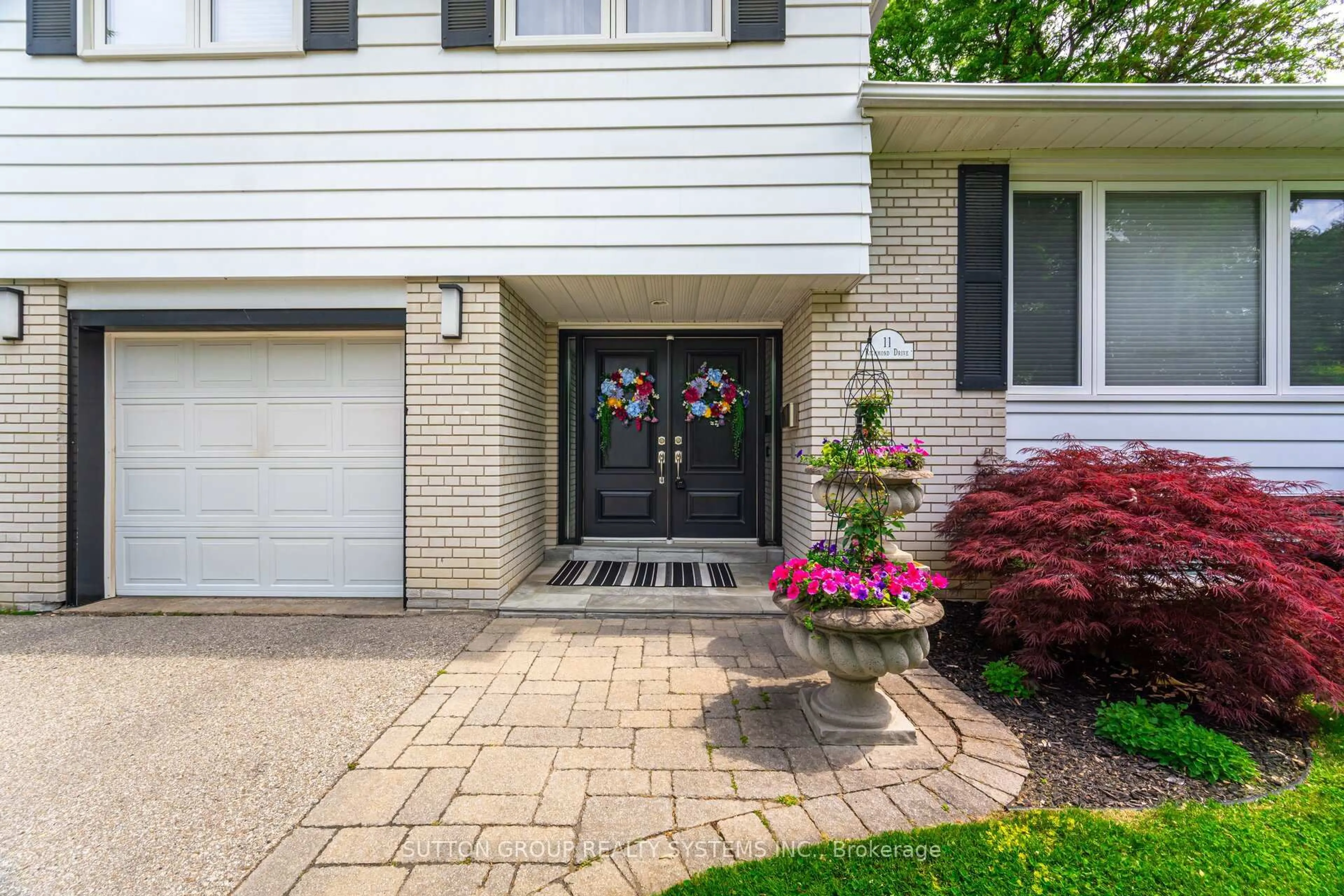 Unknown for 11 Richmond Dr, Brampton Ontario L6W 2E7