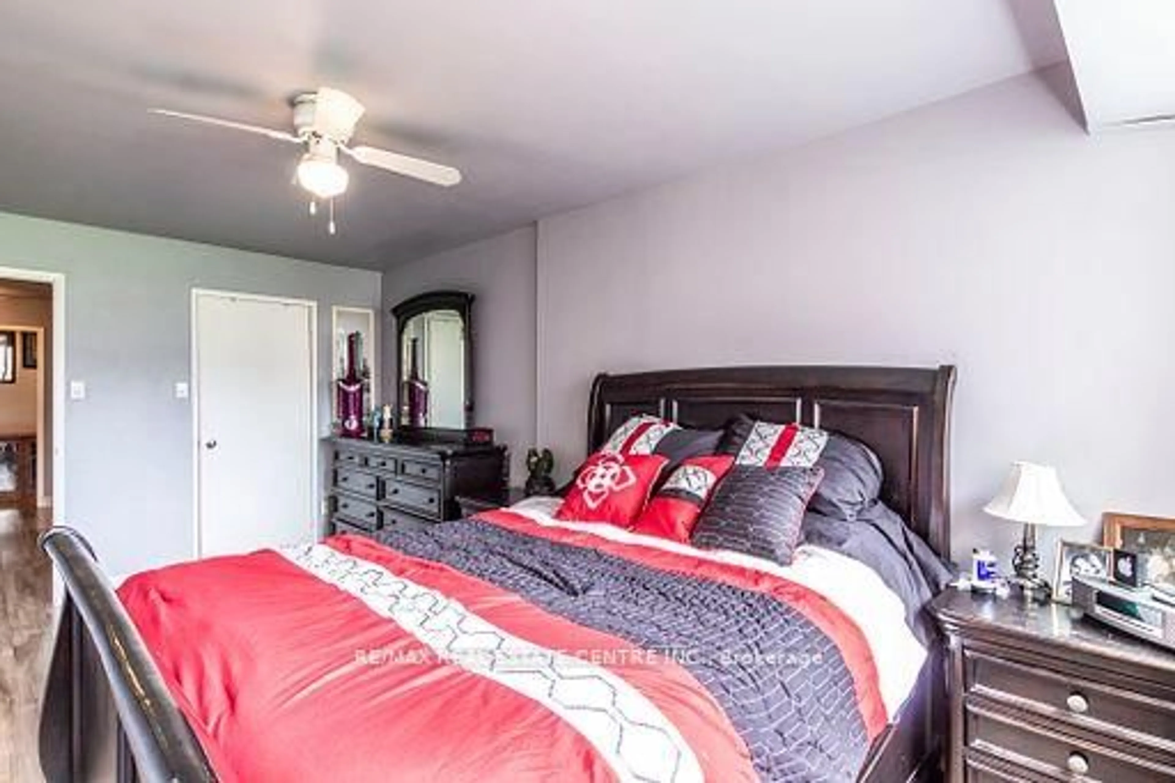 Bedroom with bed, unknown for 2095 Roche Crt #124, Mississauga Ontario L5K 2C8