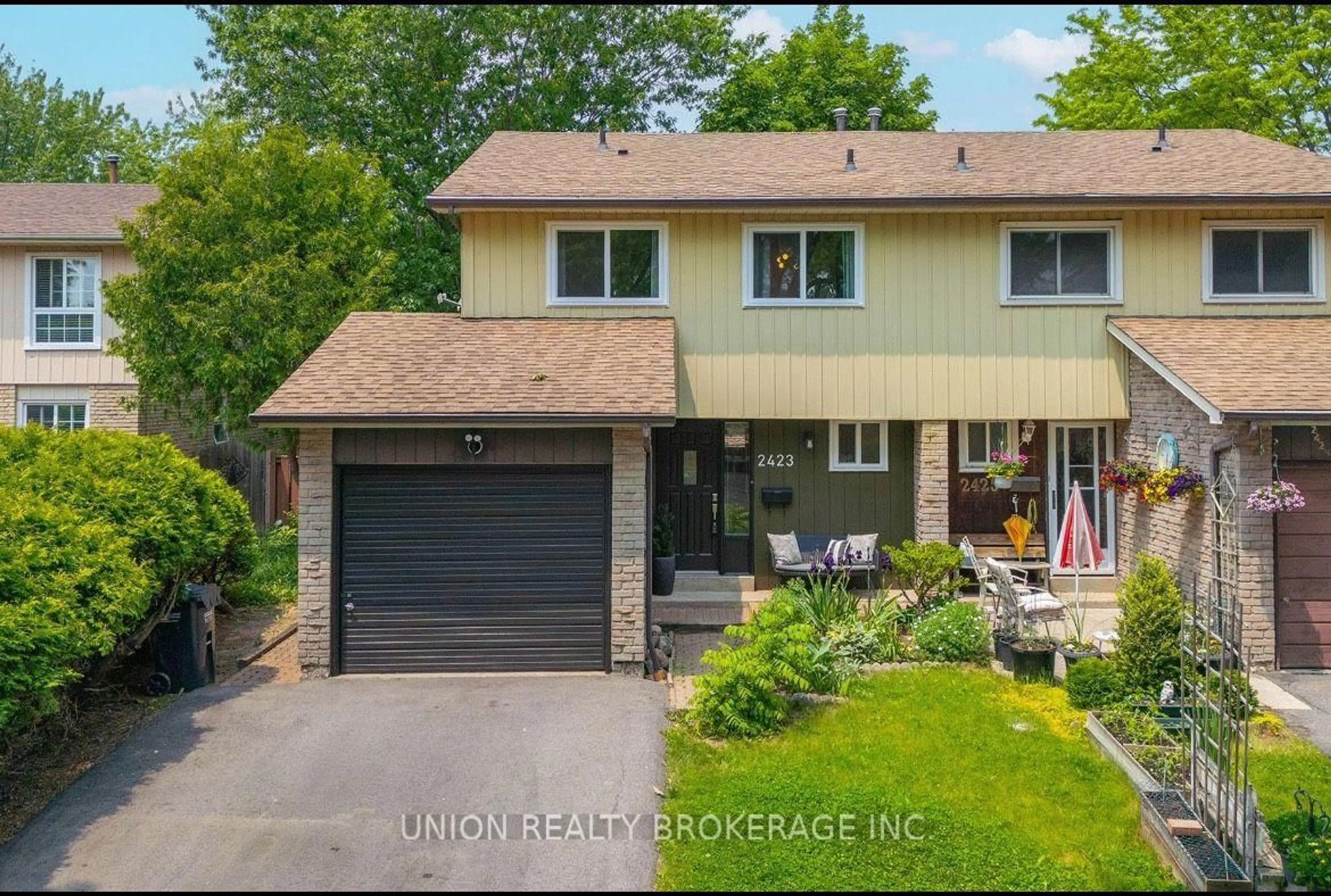 Unknown for 2423 Brasilia Circ, Mississauga Ontario L5N 2E9