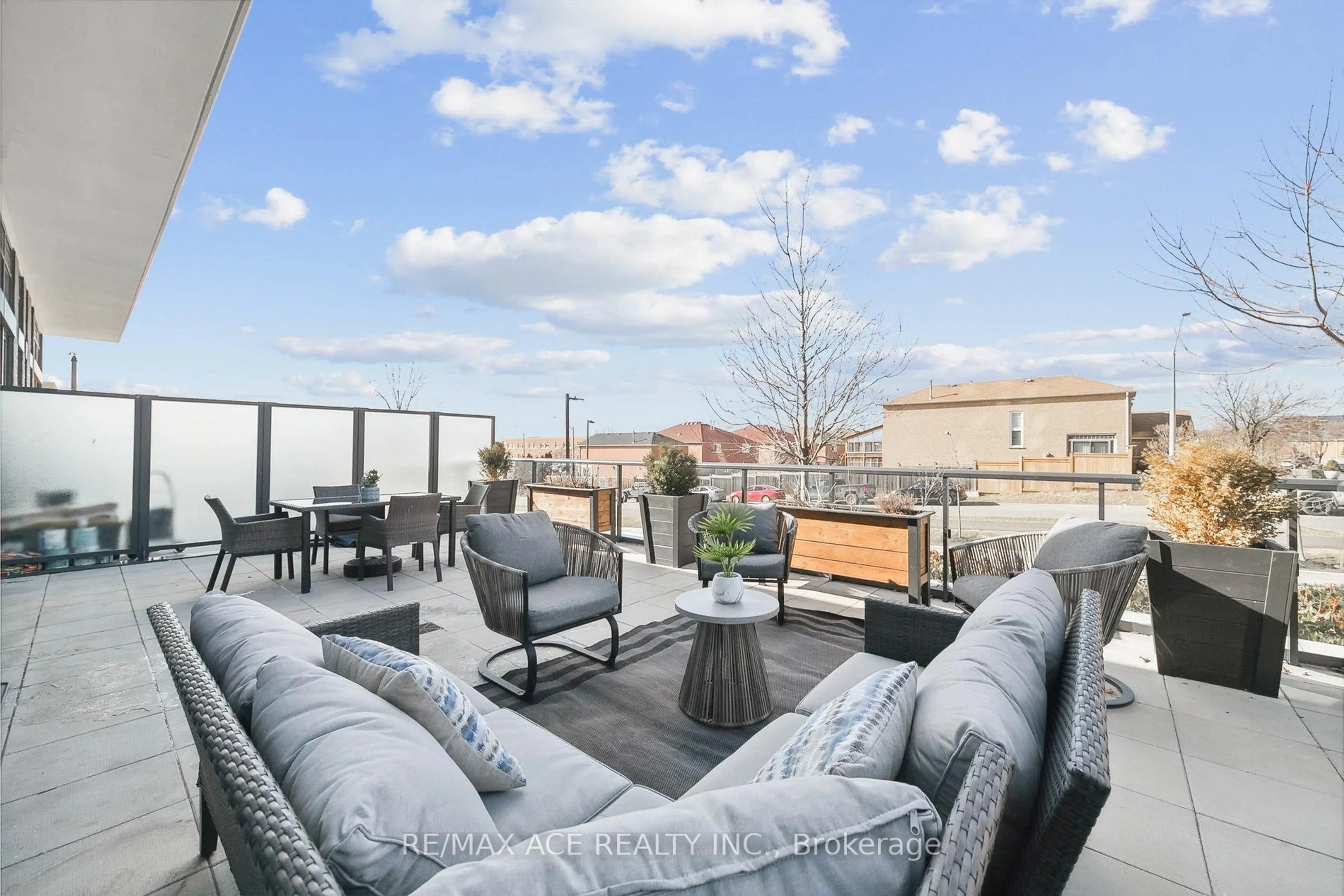 Patio, unknown for 65 Watergarden Dr #101, Mississauga Ontario L5R 0G9