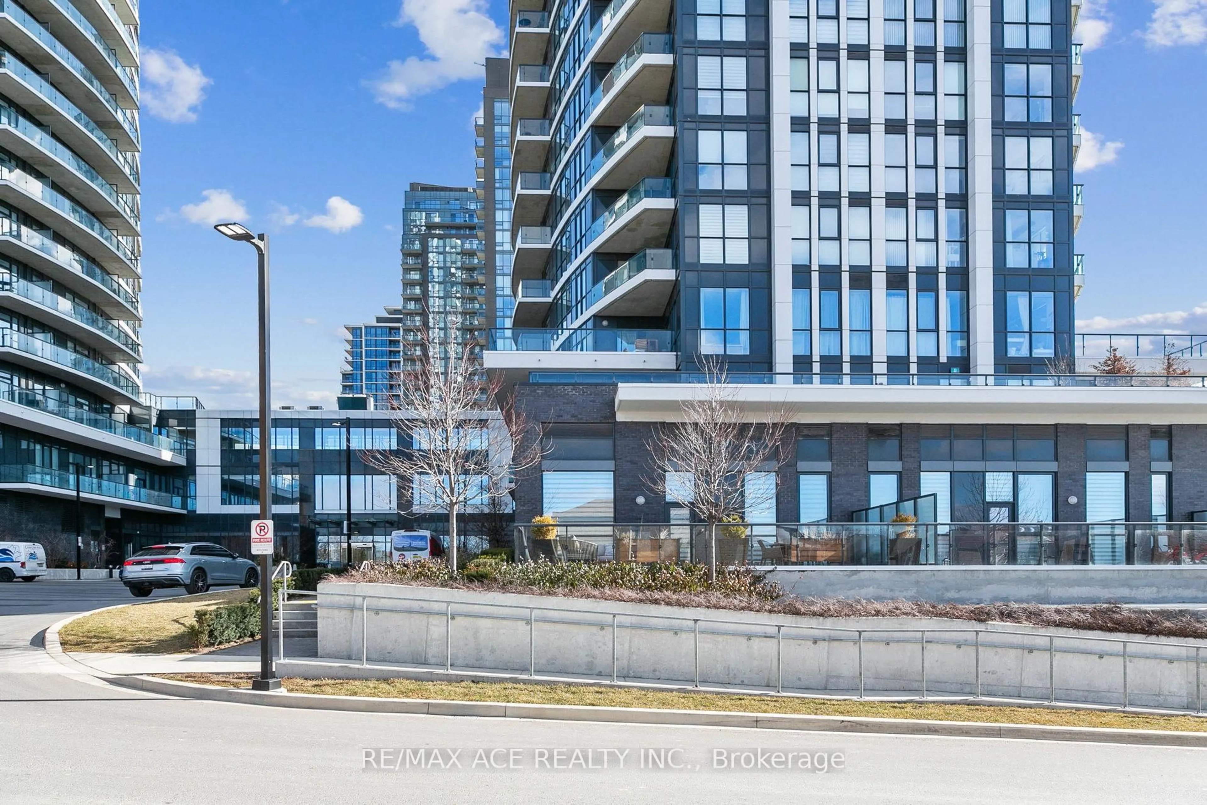 Patio, unknown for 65 Watergarden Dr #101, Mississauga Ontario L5R 0G9