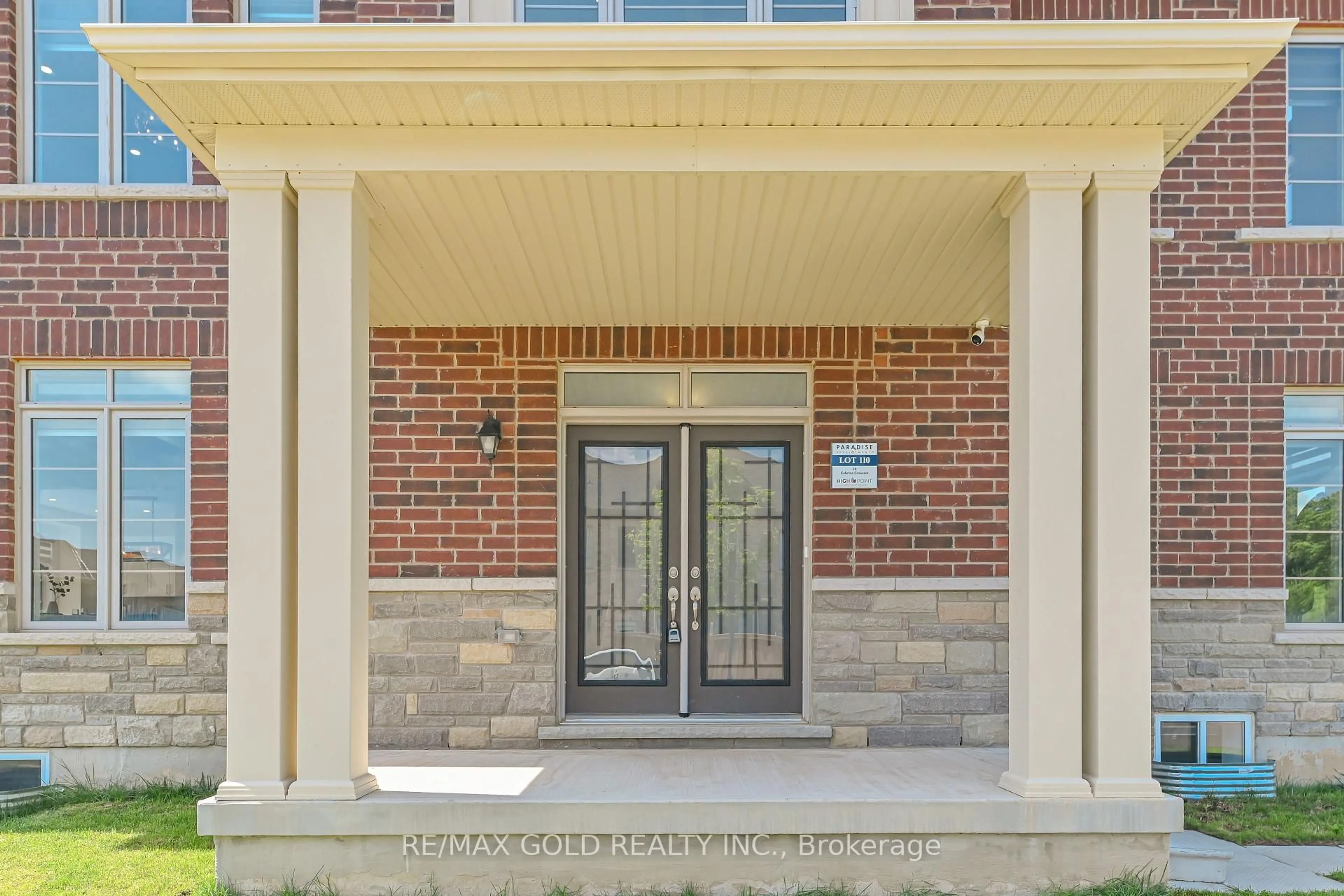 Indoor entryway for 59 Cobriza Cres, Brampton Ontario L7A 5A6