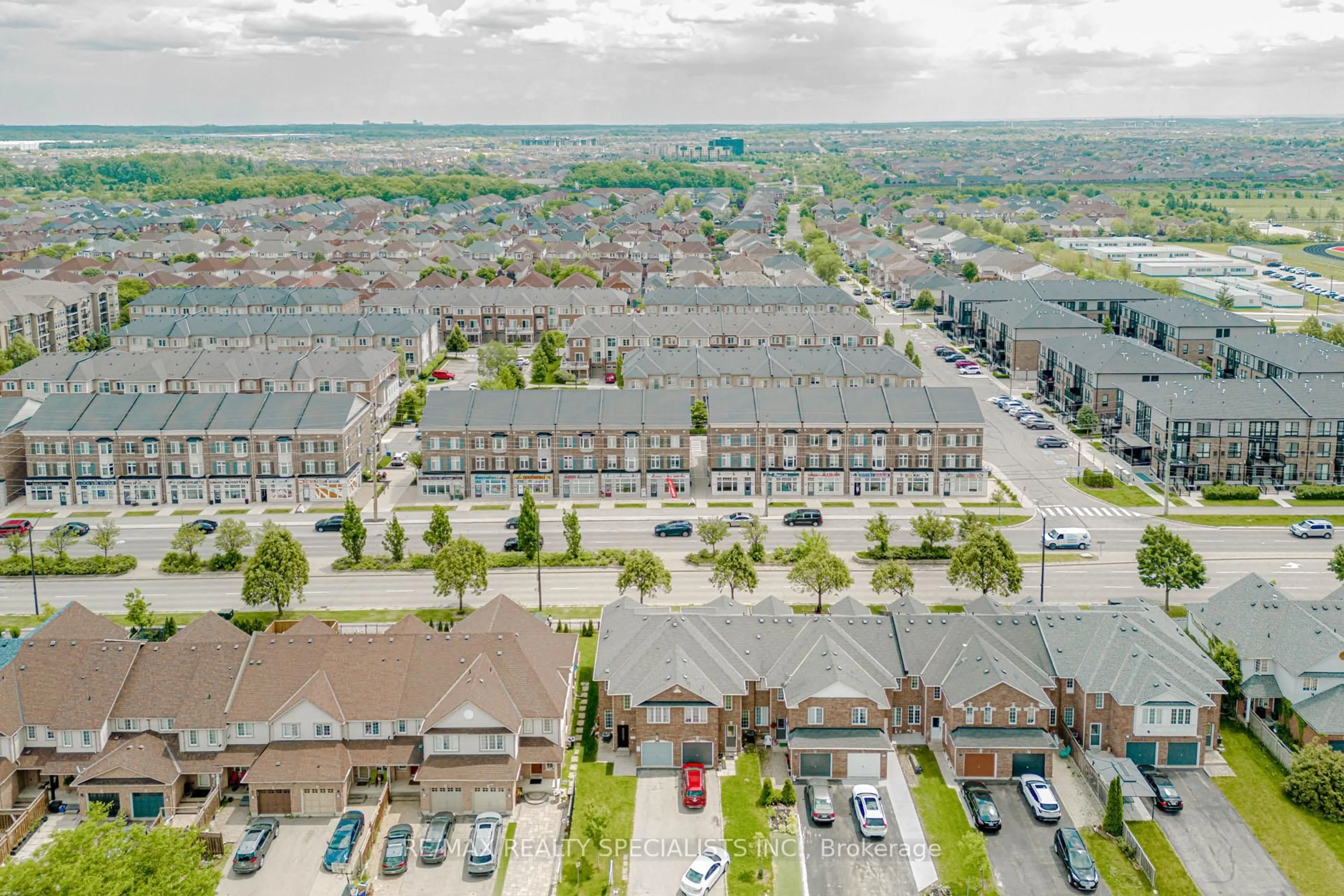 A pic from outside/outdoor area/front of a property/back of a property/a pic from drone, street for 1242 Mowat Lane, Milton Ontario L9T 5R3