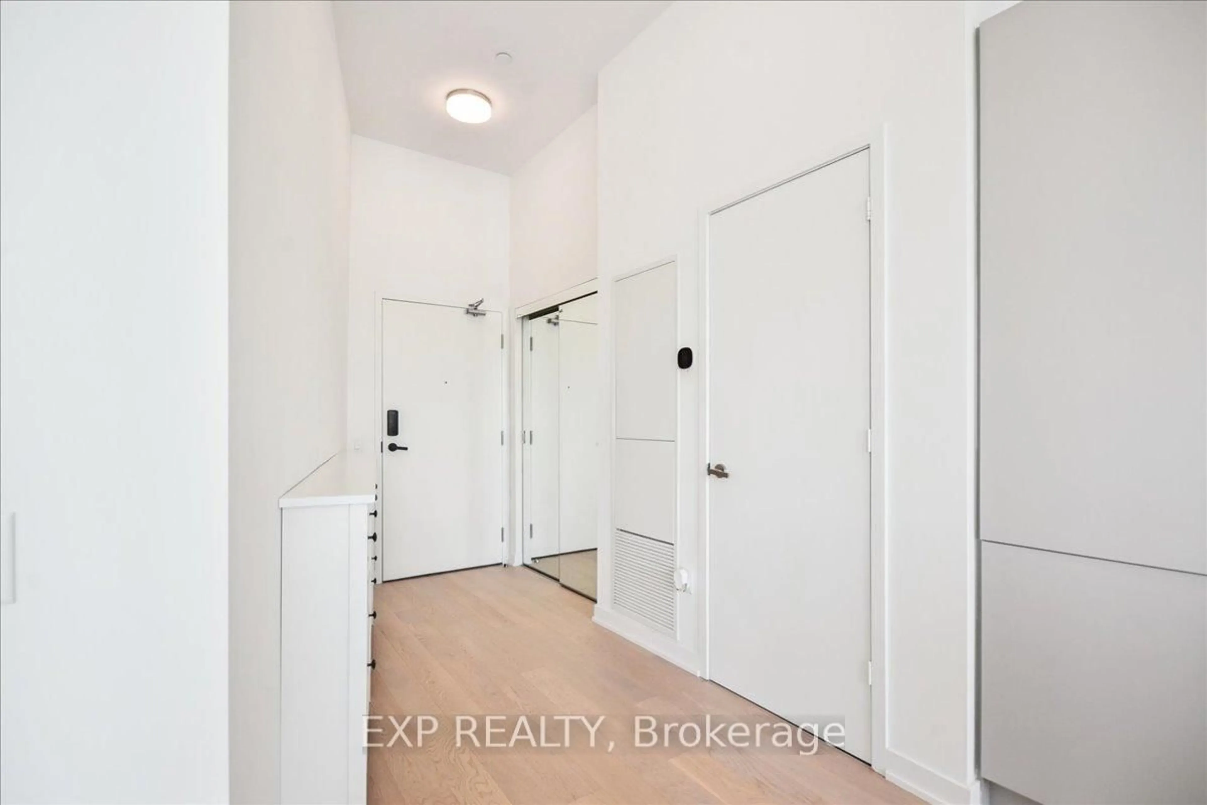 Indoor entryway for 3883 Quartz Rd #609, Mississauga Ontario L5B 0M4