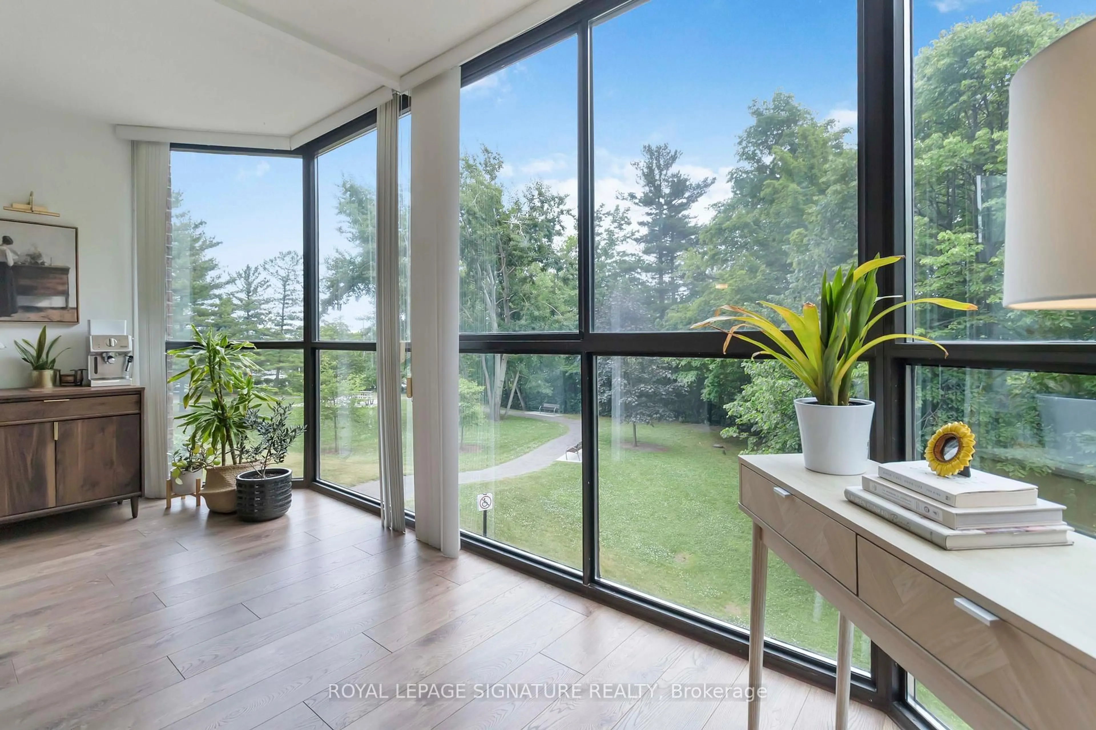 Unknown for 1230 Marlborough Crt #204, Oakville Ontario L6H 3K6