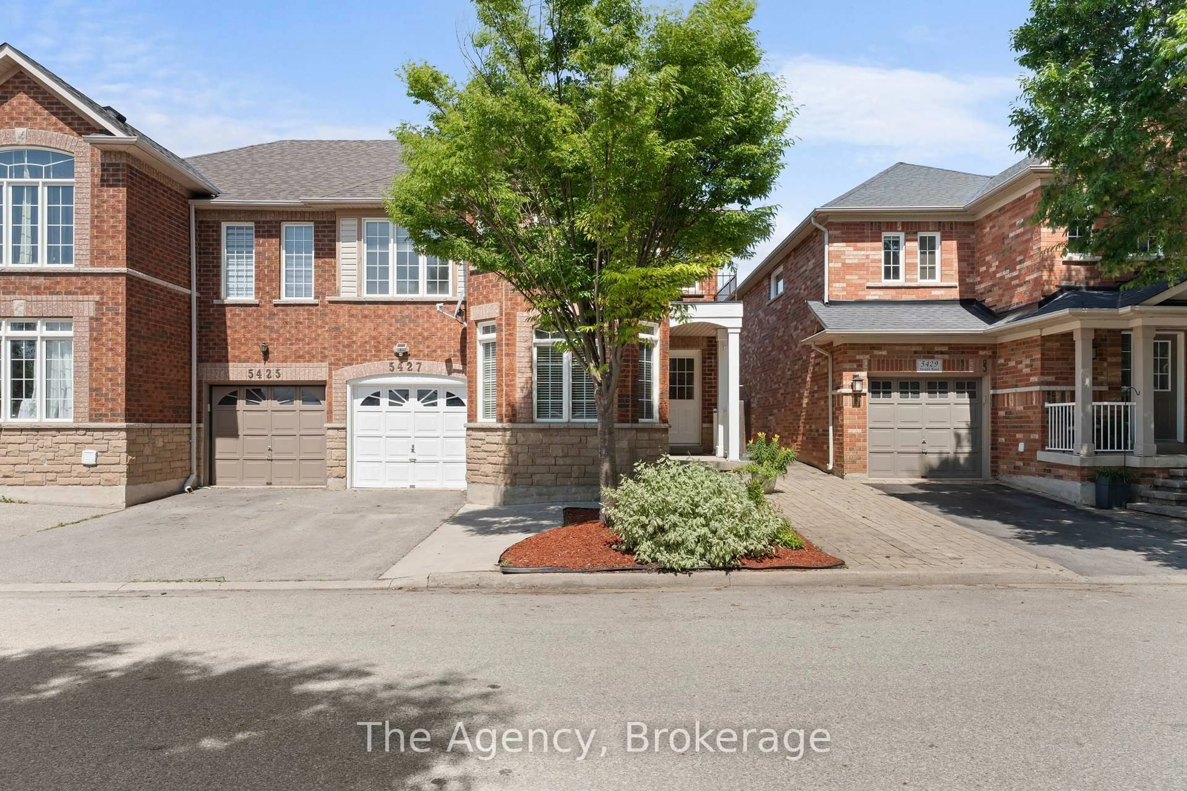 Home with brick exterior material, street for 5427 Jacada Rd, Burlington Ontario L7L 7N3