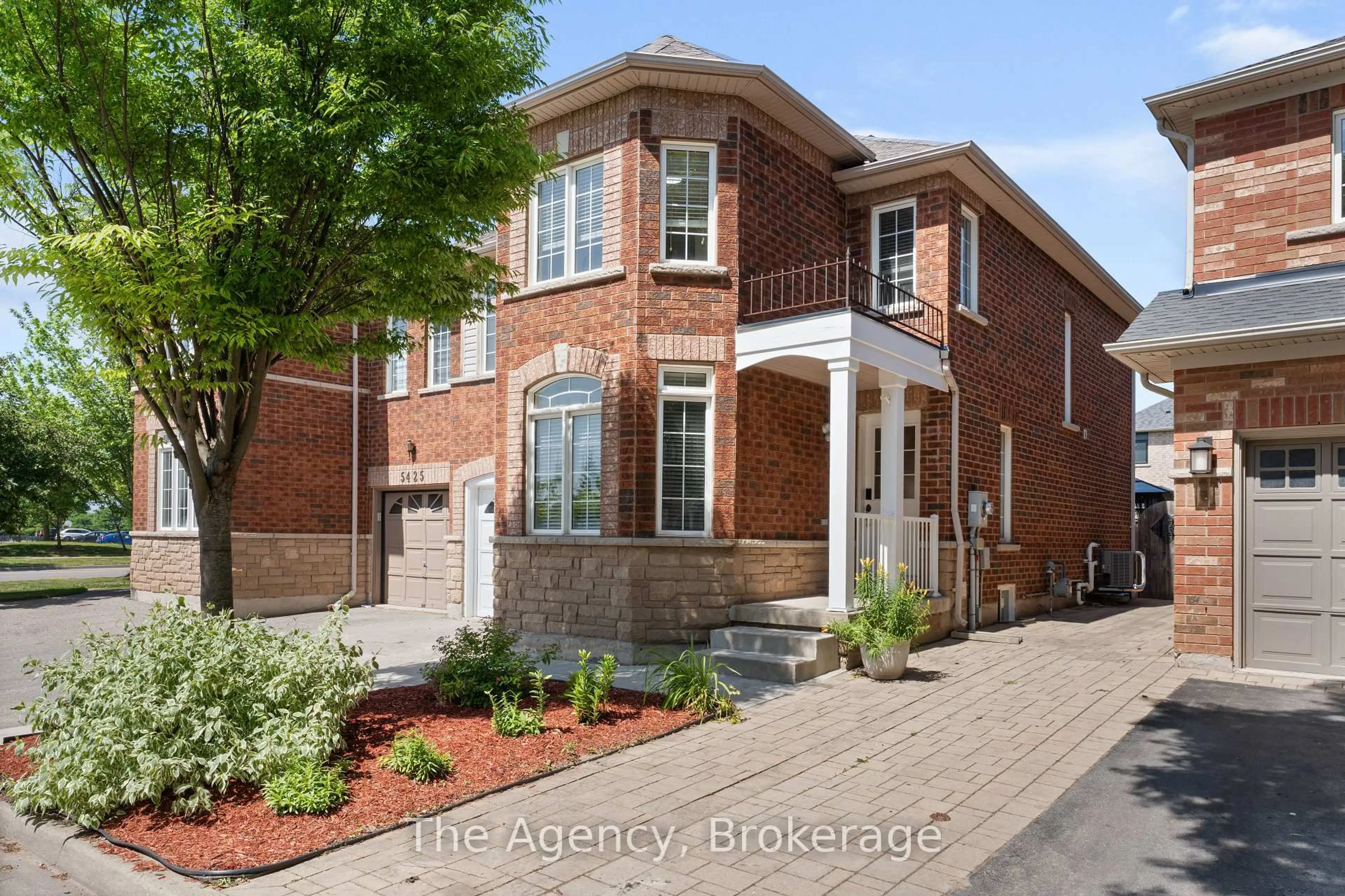 Home with brick exterior material, street for 5427 Jacada Rd, Burlington Ontario L7L 7N3