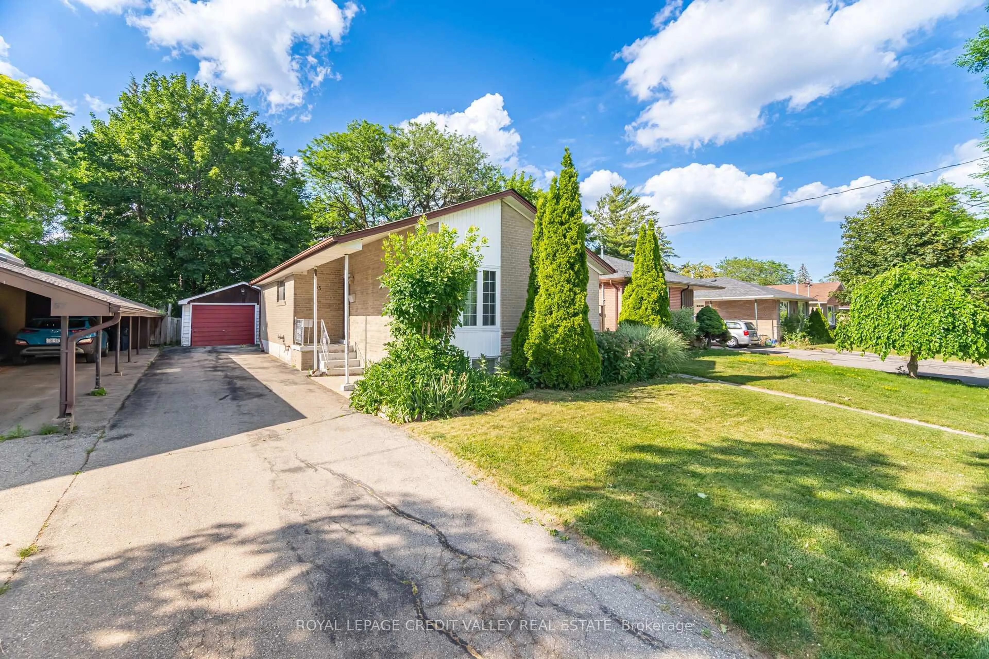 A pic from outside/outdoor area/front of a property/back of a property/a pic from drone, street for 55 Taysham Cres, Toronto Ontario M9V 1X1