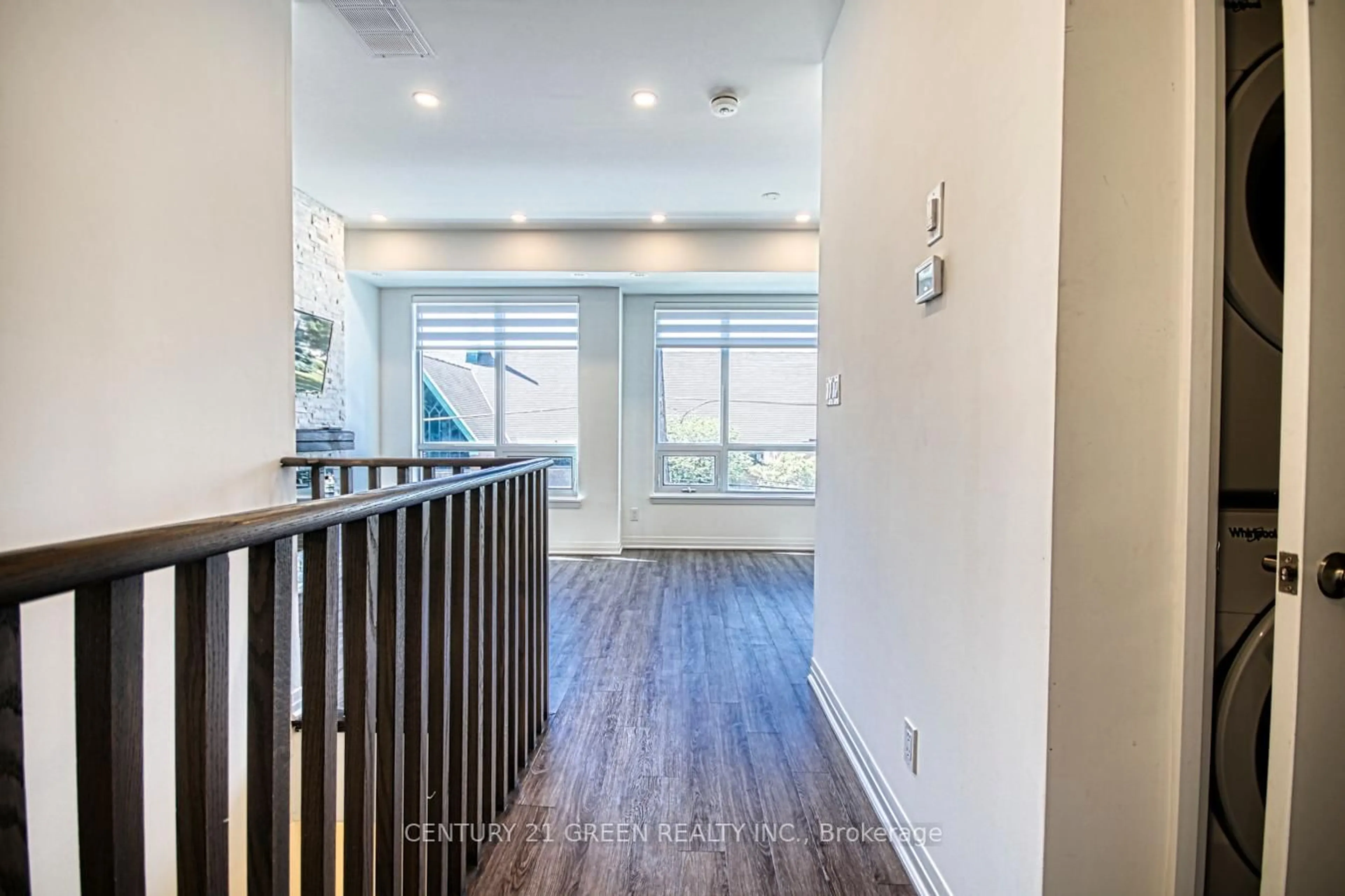 Indoor entryway for 680 Atwater Ave #19, Mississauga Ontario L5G 0B6