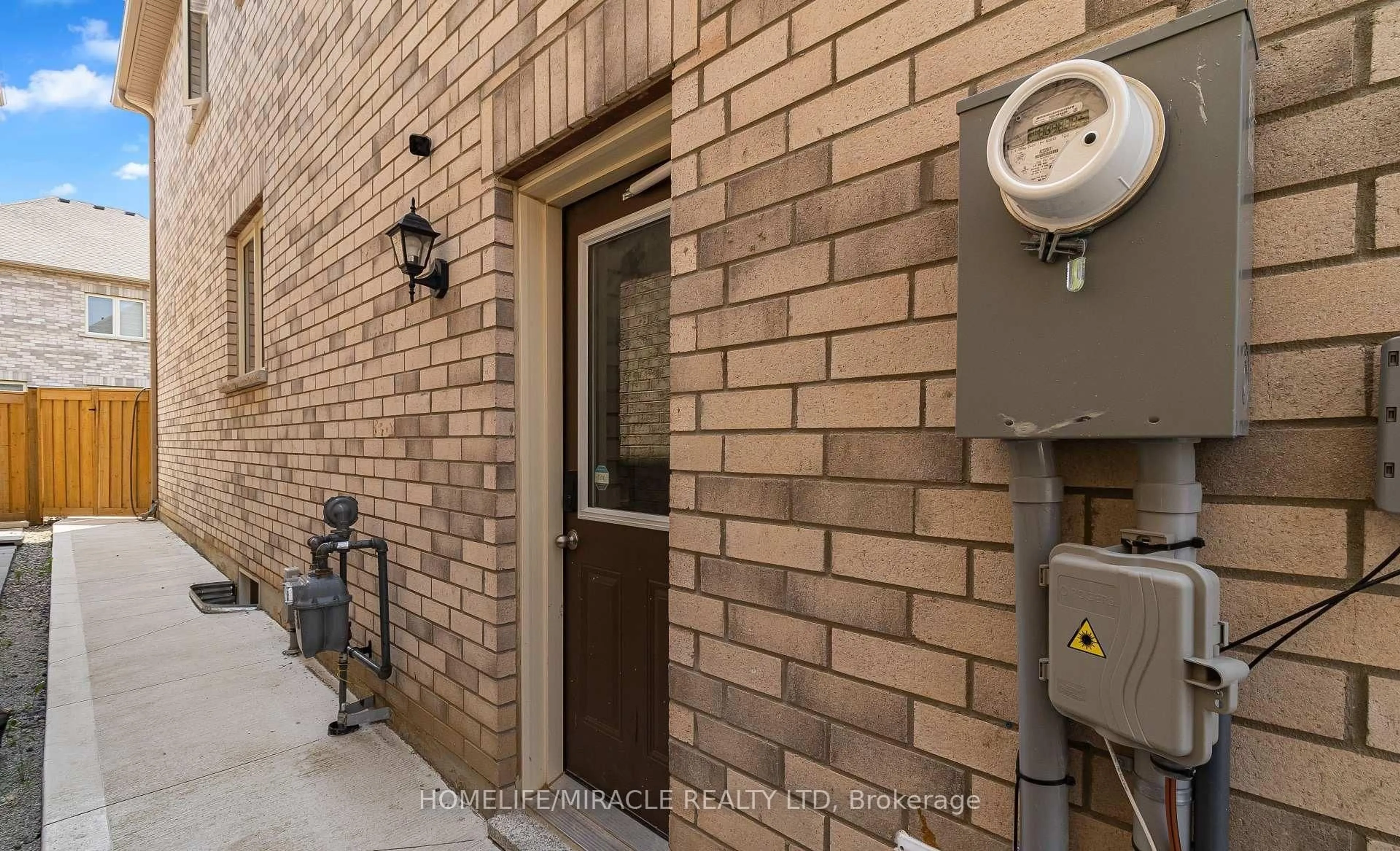 Unknown for 99 Benhurst Cres, Brampton Ontario L7A 5A4