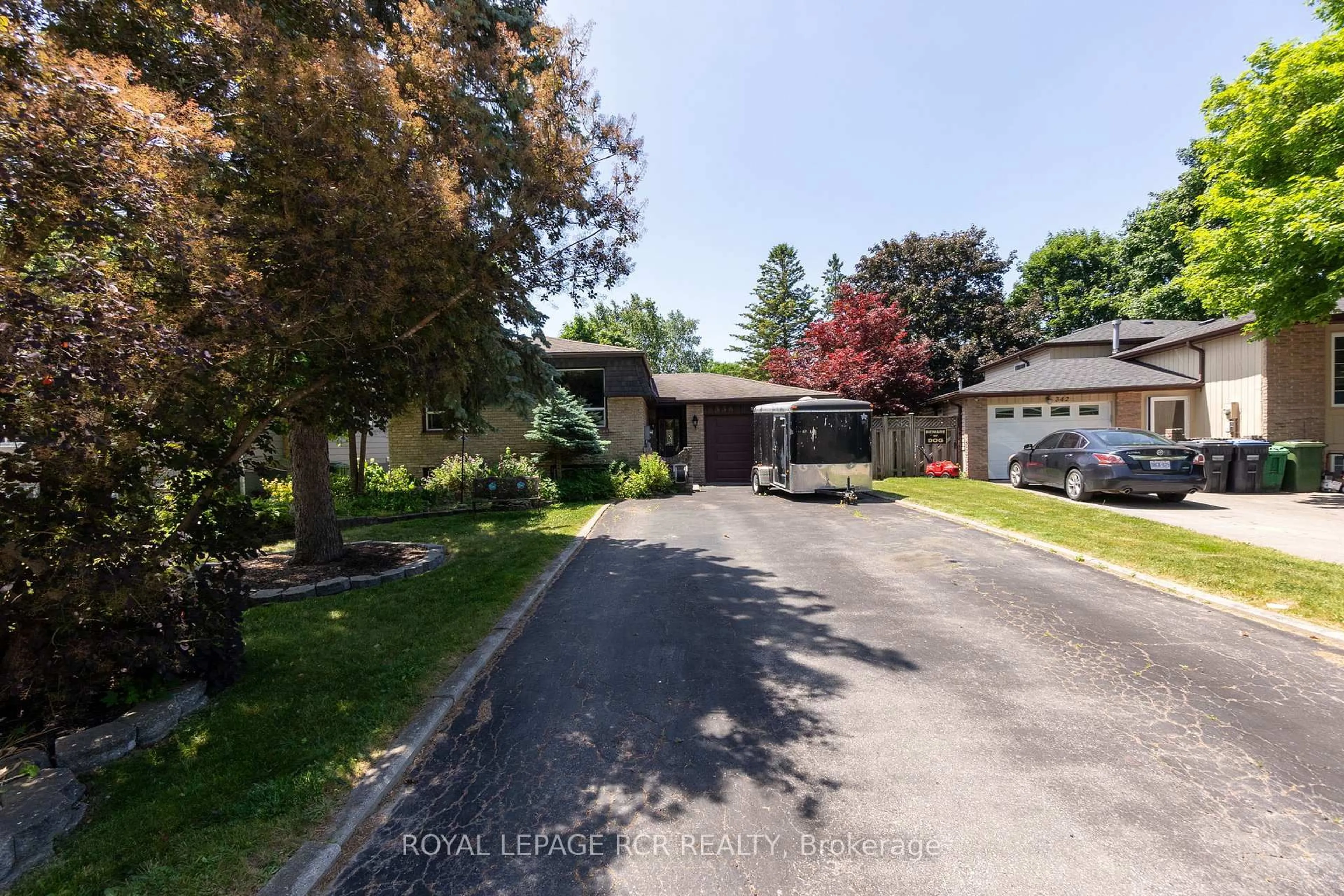 A pic from outside/outdoor area/front of a property/back of a property/a pic from drone, street for 338 Marple Cres, Caledon Ontario L7E 3Y7