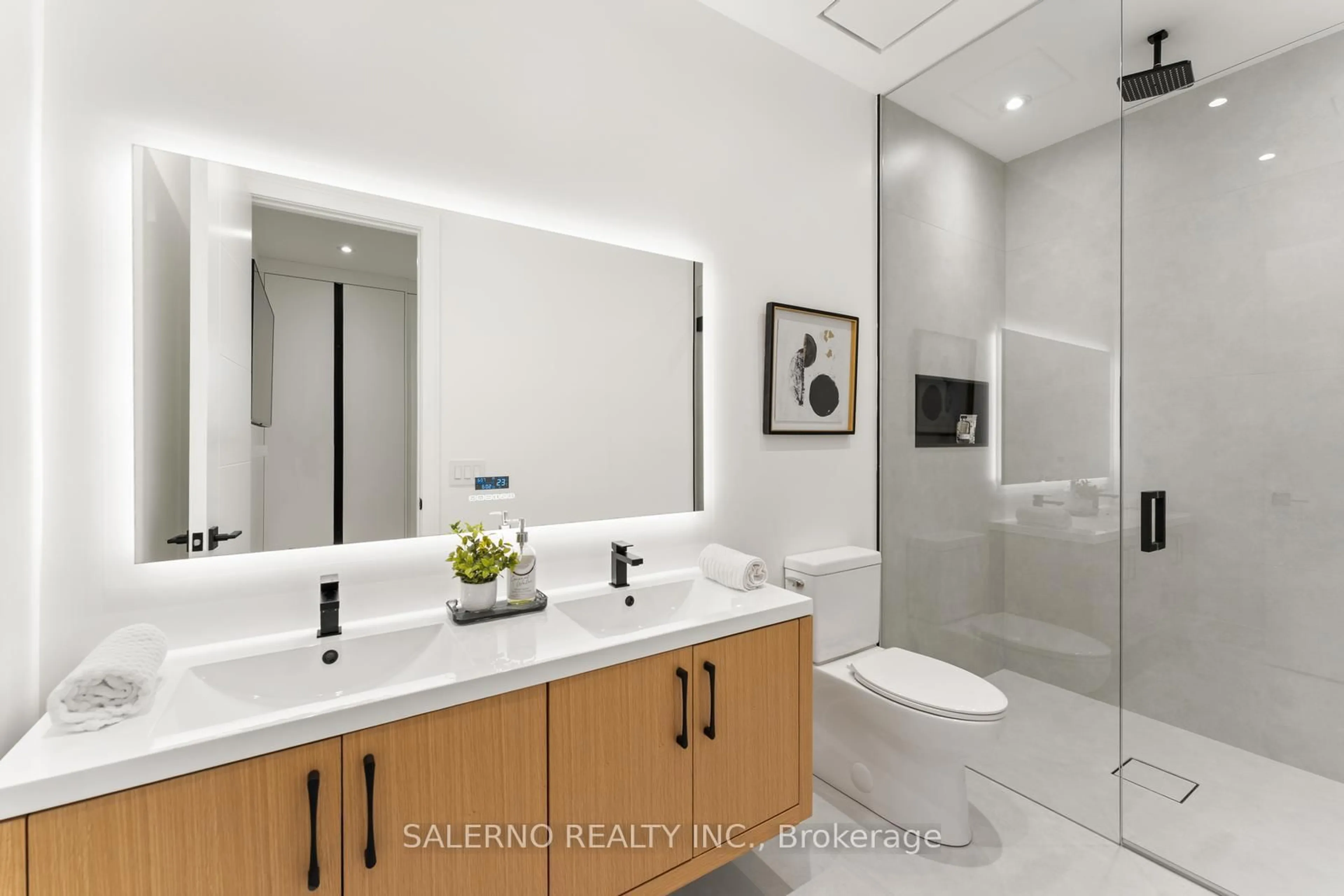 Contemporary bathroom, ceramic/tile floor for 95 James St, Toronto Ontario M8W 1L7