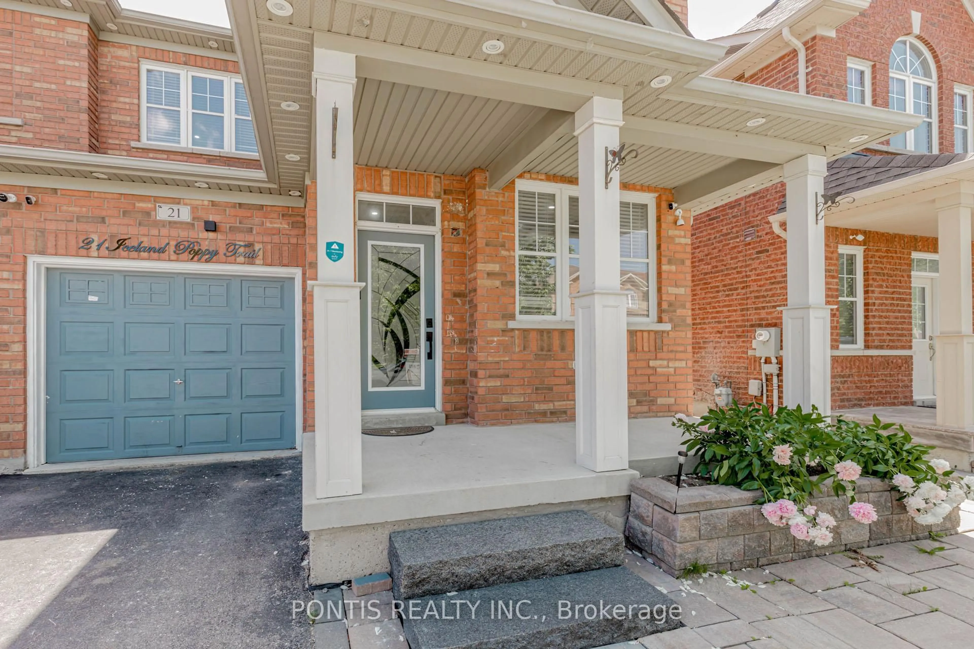Indoor entryway for 21 ICELAND POPPY Tr, Brampton Ontario L7A 0M9