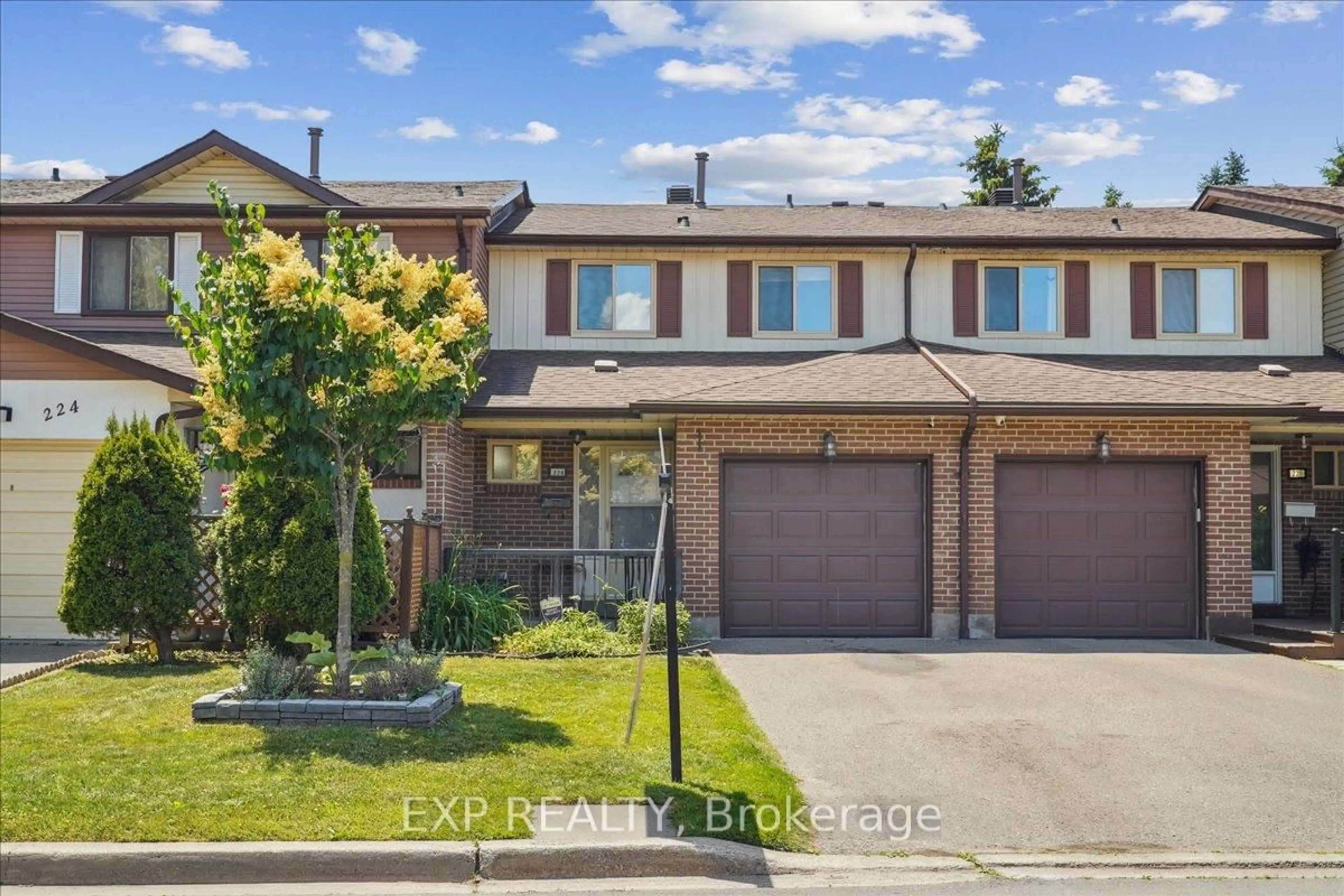 A pic from outside/outdoor area/front of a property/back of a property/a pic from drone, street for 226 Baronwood Crt #226, Brampton Ontario L6V 3H9