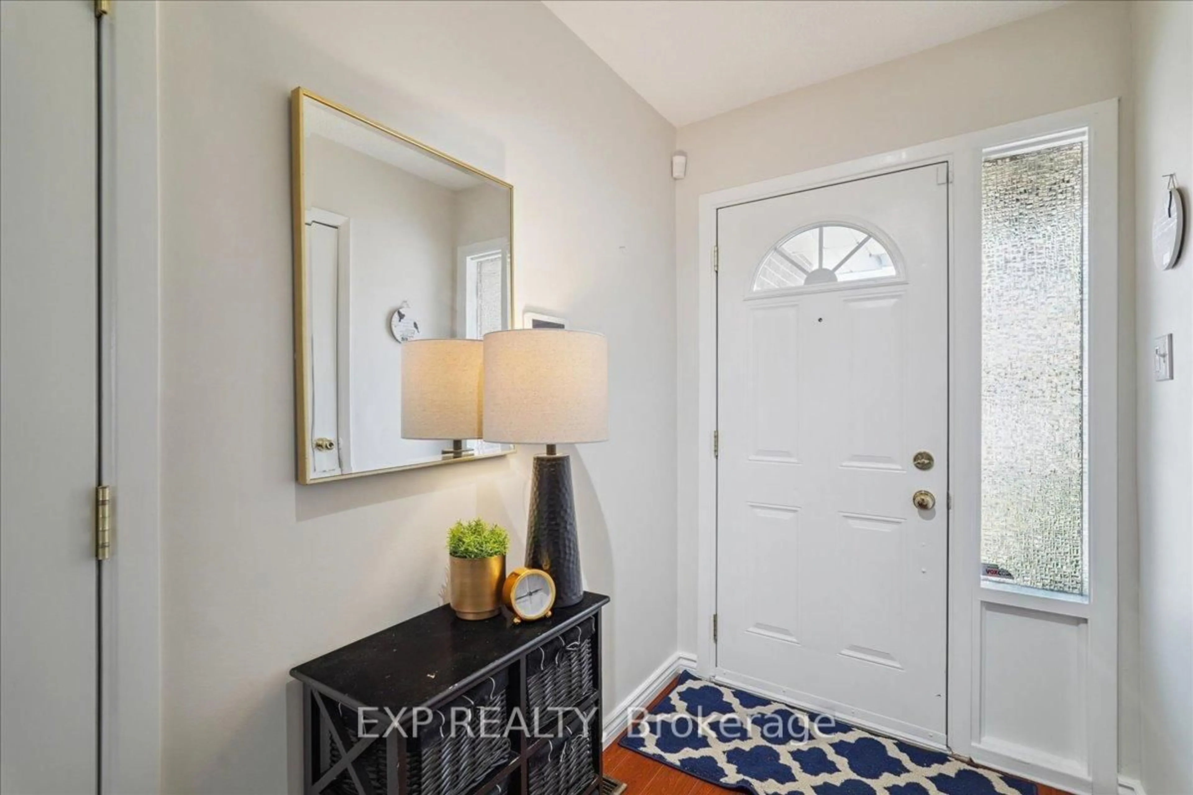 Indoor entryway for 226 Baronwood Crt #226, Brampton Ontario L6V 3H9