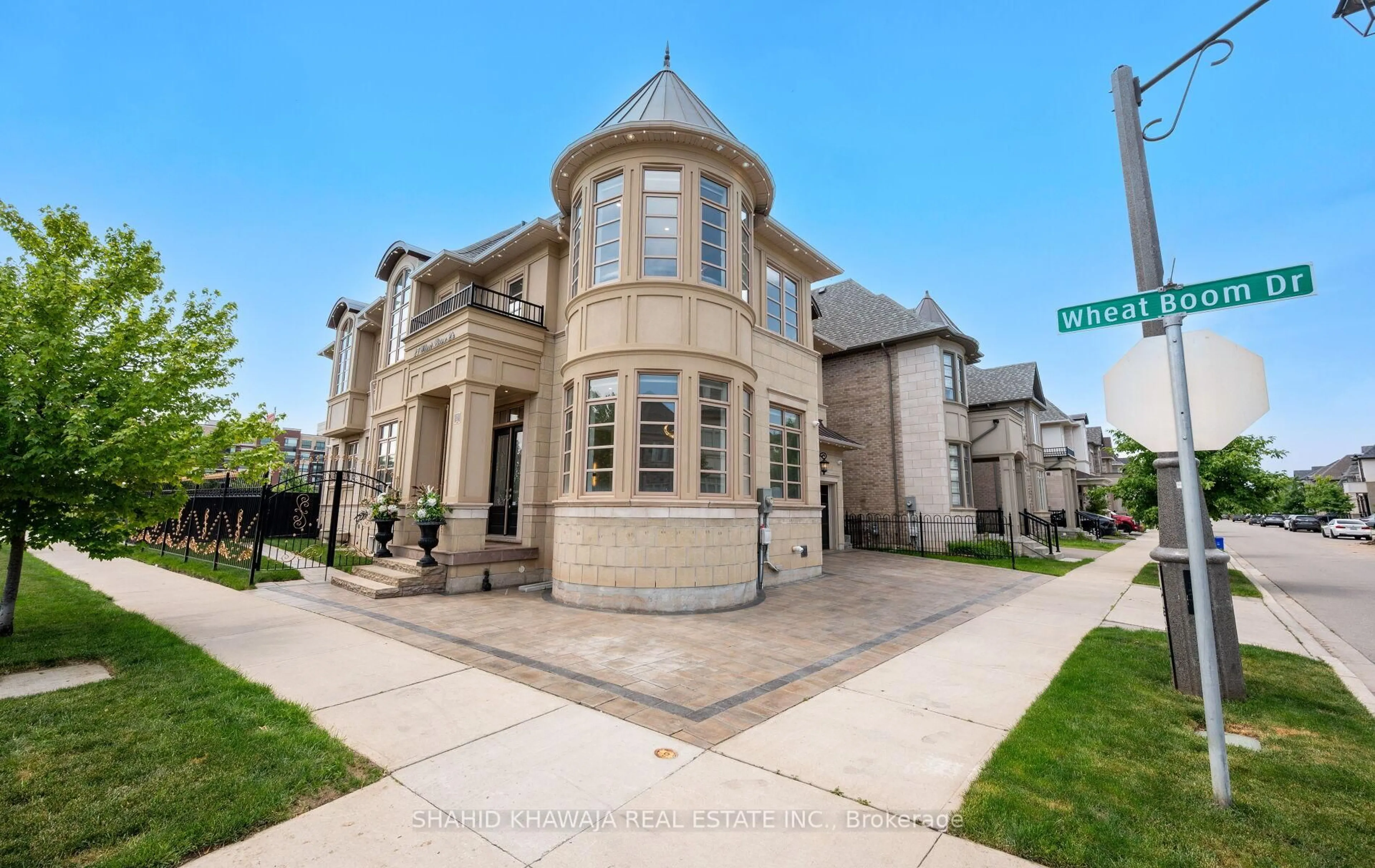 Home with brick exterior material, street for 25 Wheat Boom Dr, Oakville Ontario L6H 0V1