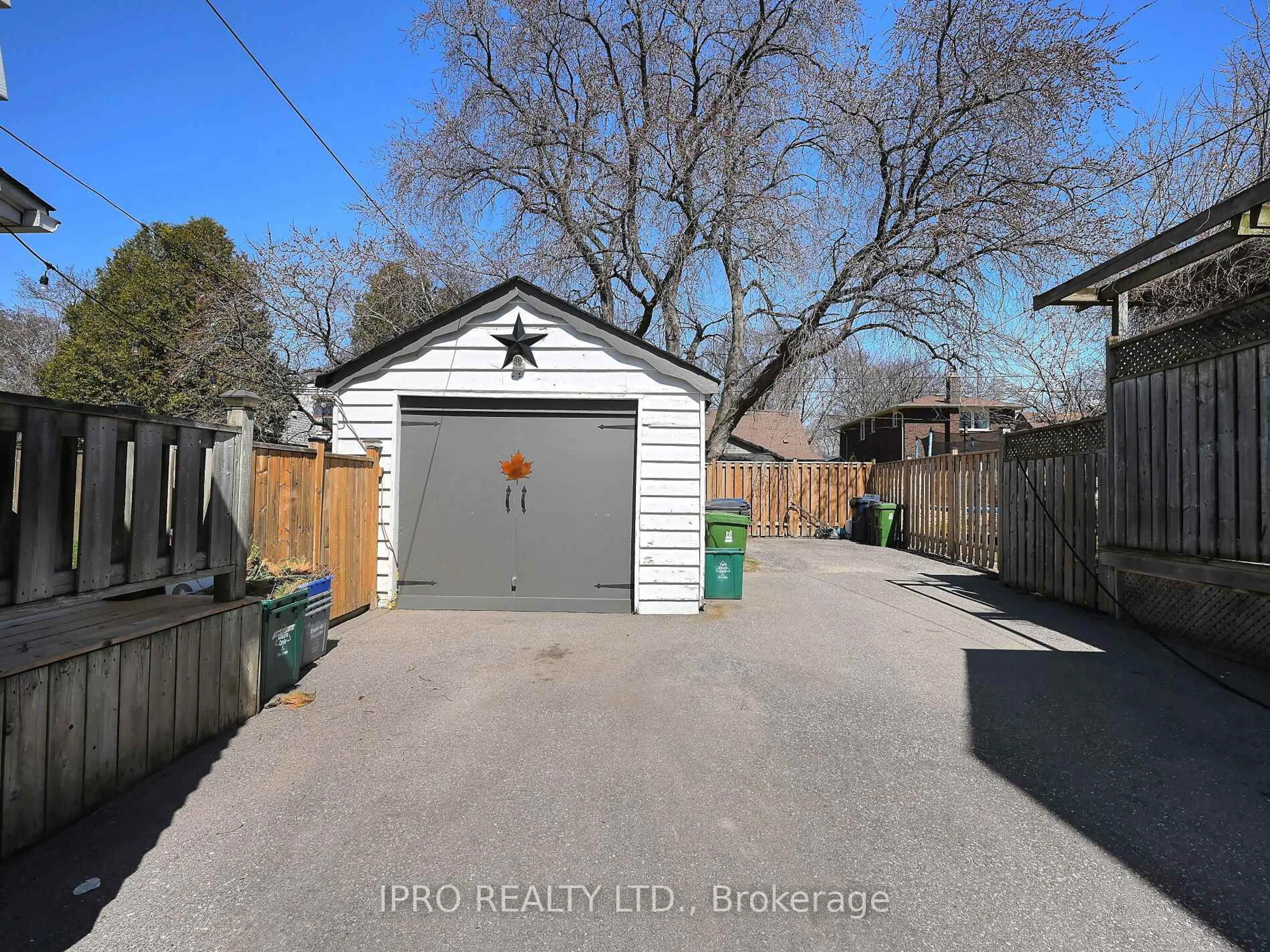 Shed for 13 Avon Park Dr, Toronto Ontario M8Z 3X3