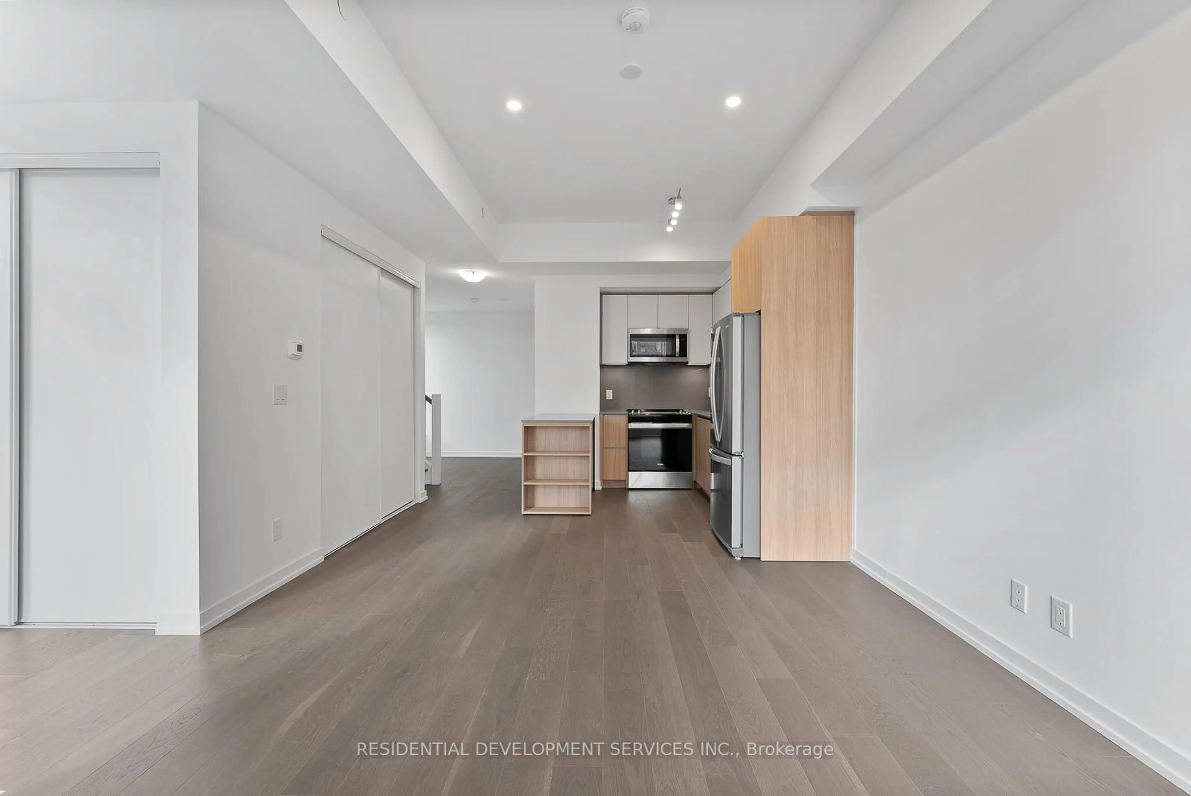 Unknown for 15 Maryport Ave #112, Toronto Ontario M3M 0E2