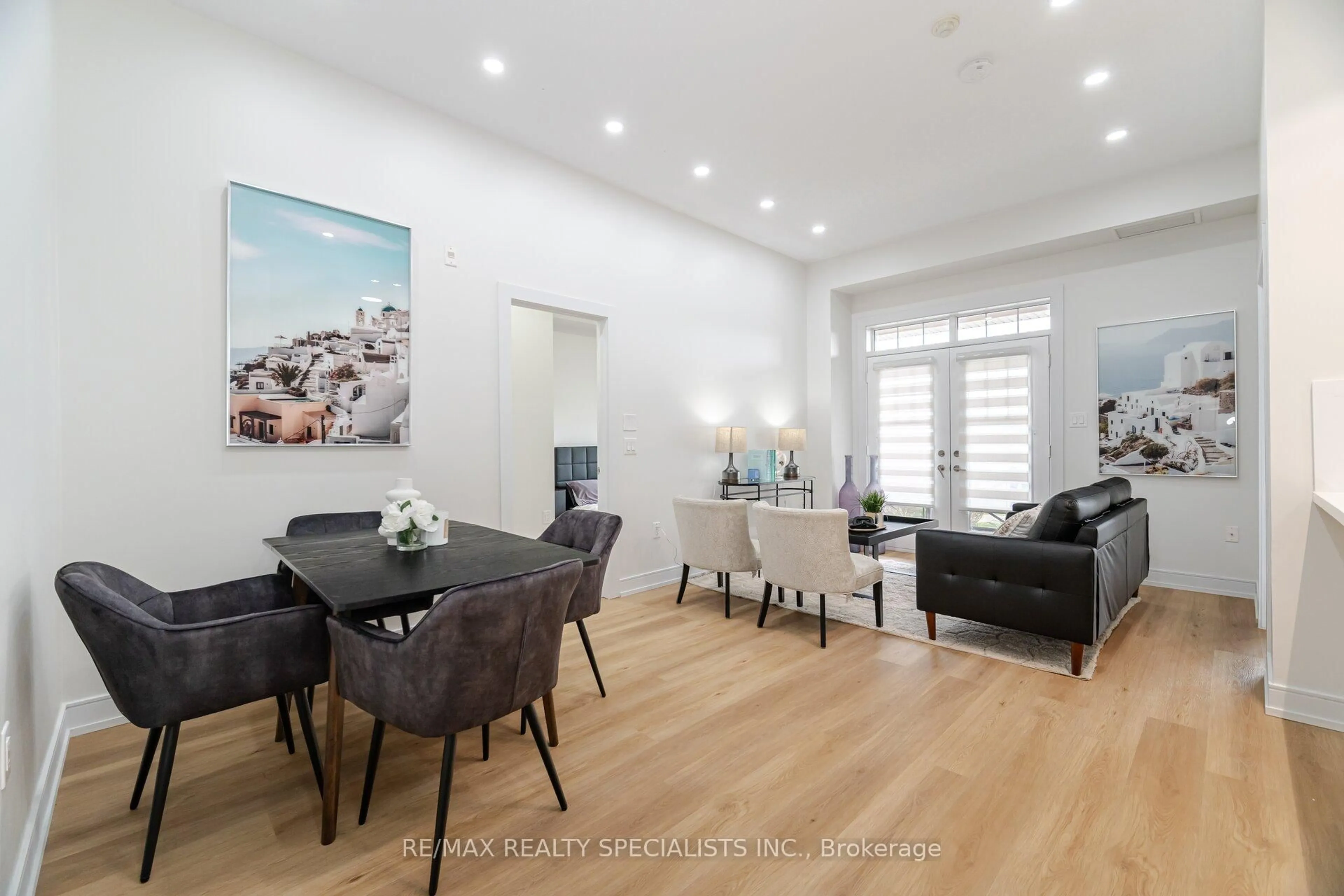 Dining room, wood/laminate floor for 2326 TAUNTON Rd #103, Oakville Ontario L6H 0L3