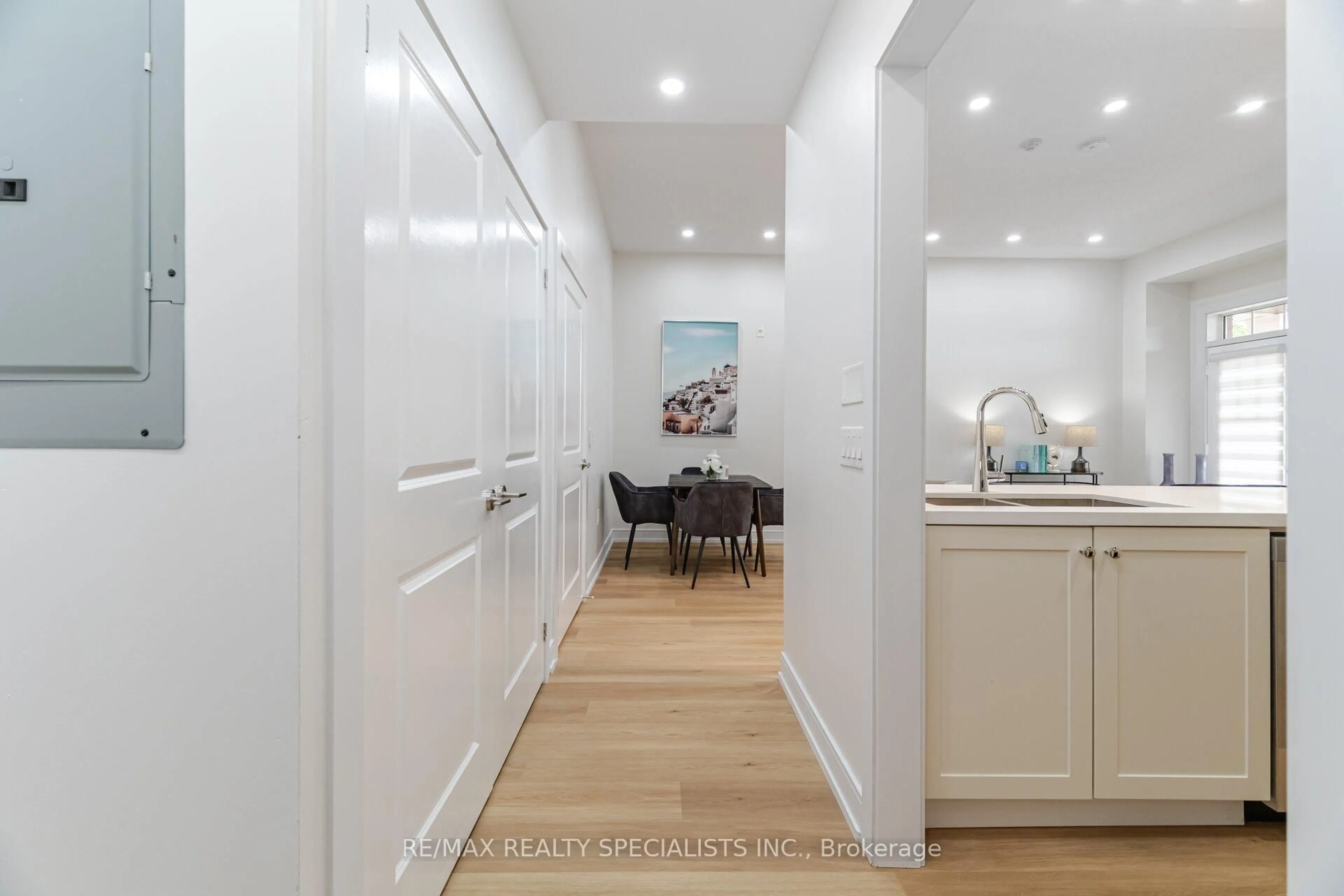 Unknown for 2326 TAUNTON Rd #103, Oakville Ontario L6H 0L3