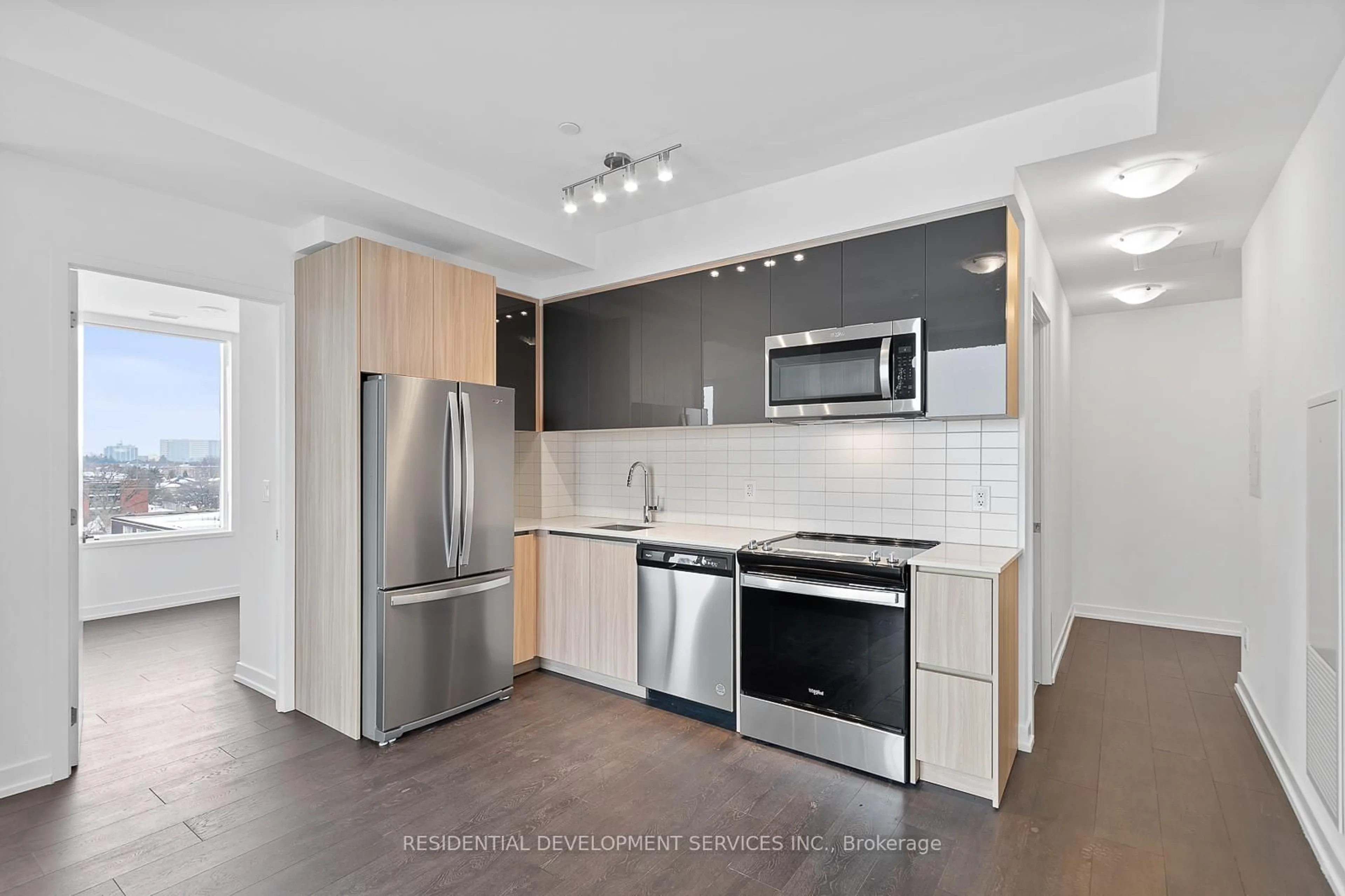 Standard kitchen, unknown for 3100 Keele St #623, Toronto Ontario M3M 0E1