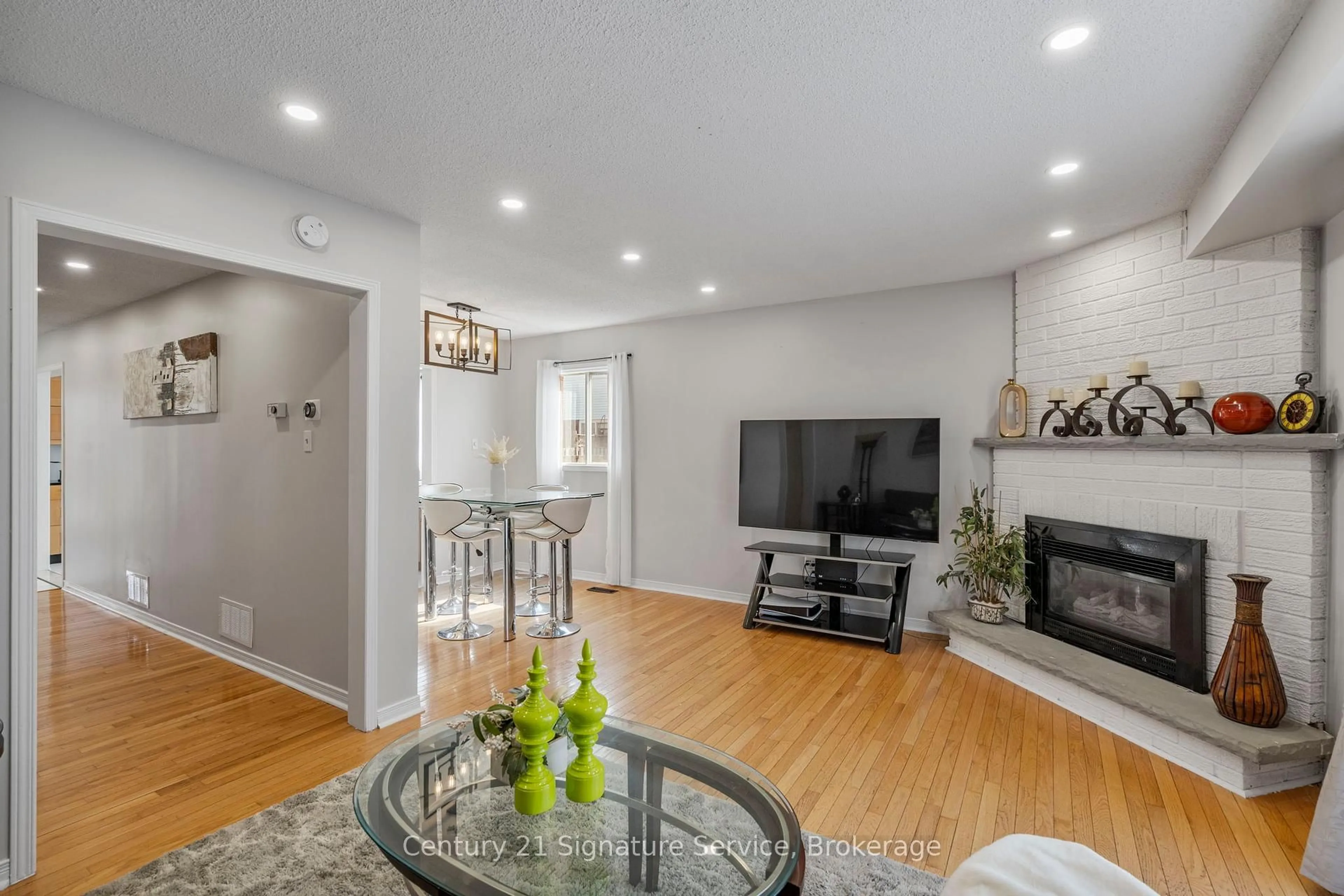 Living room with furniture, unknown for 80 Dutch Cres, Brampton Ontario L6Y 3X1
