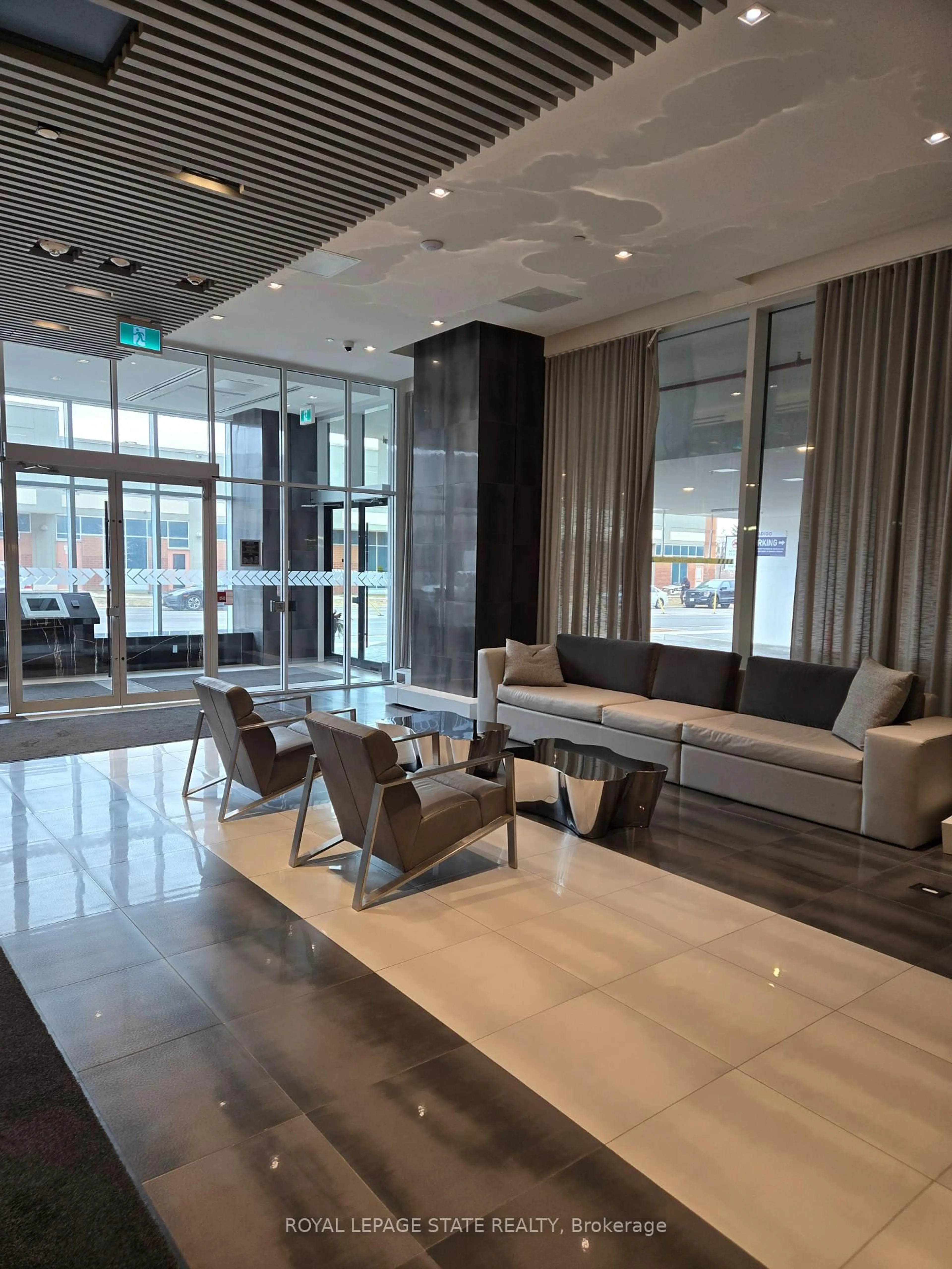 Lobby for 2481 Taunton Rd #802, Oakville Ontario L6H 3R7