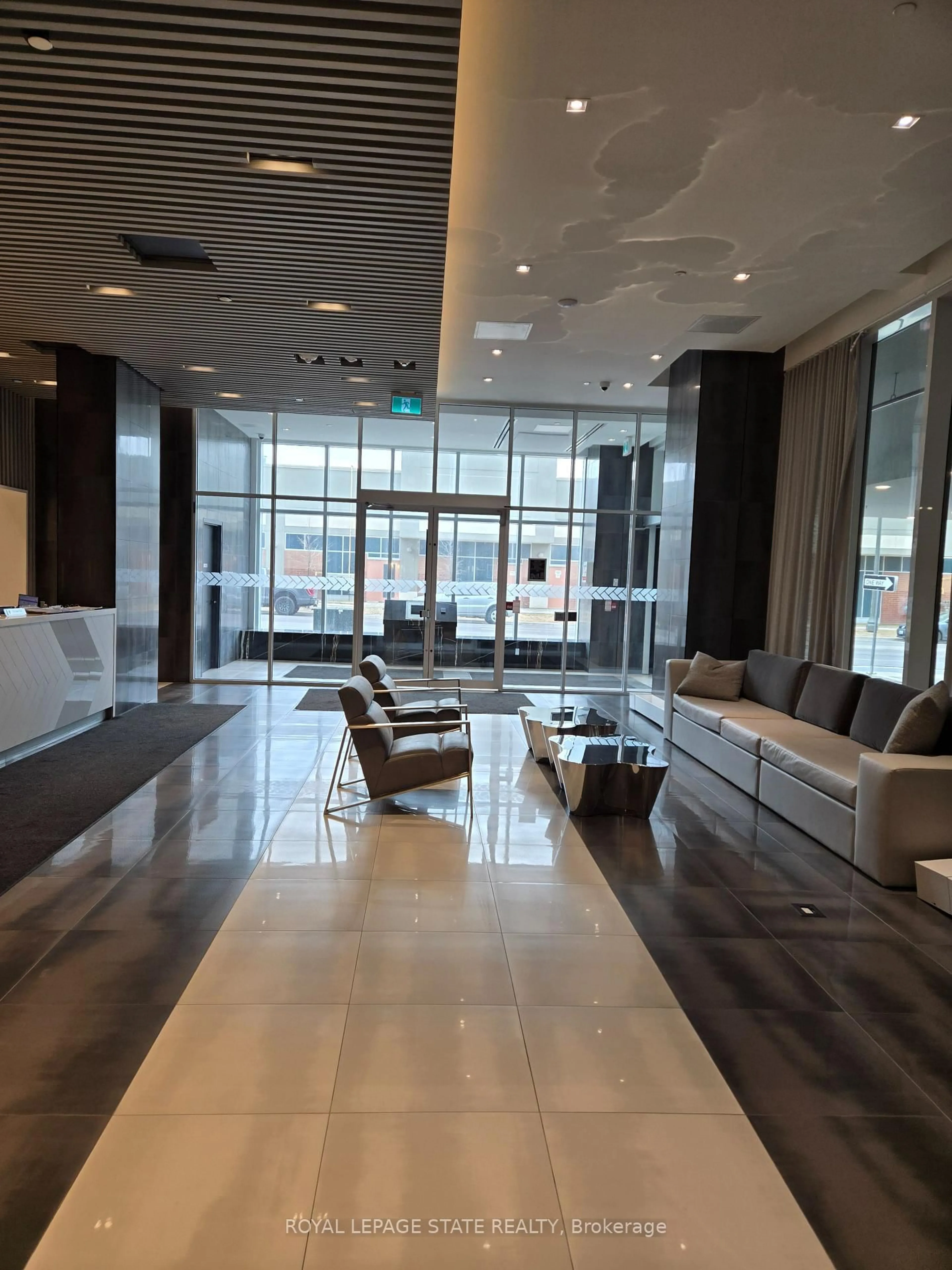 Lobby for 2481 Taunton Rd #802, Oakville Ontario L6H 3R7