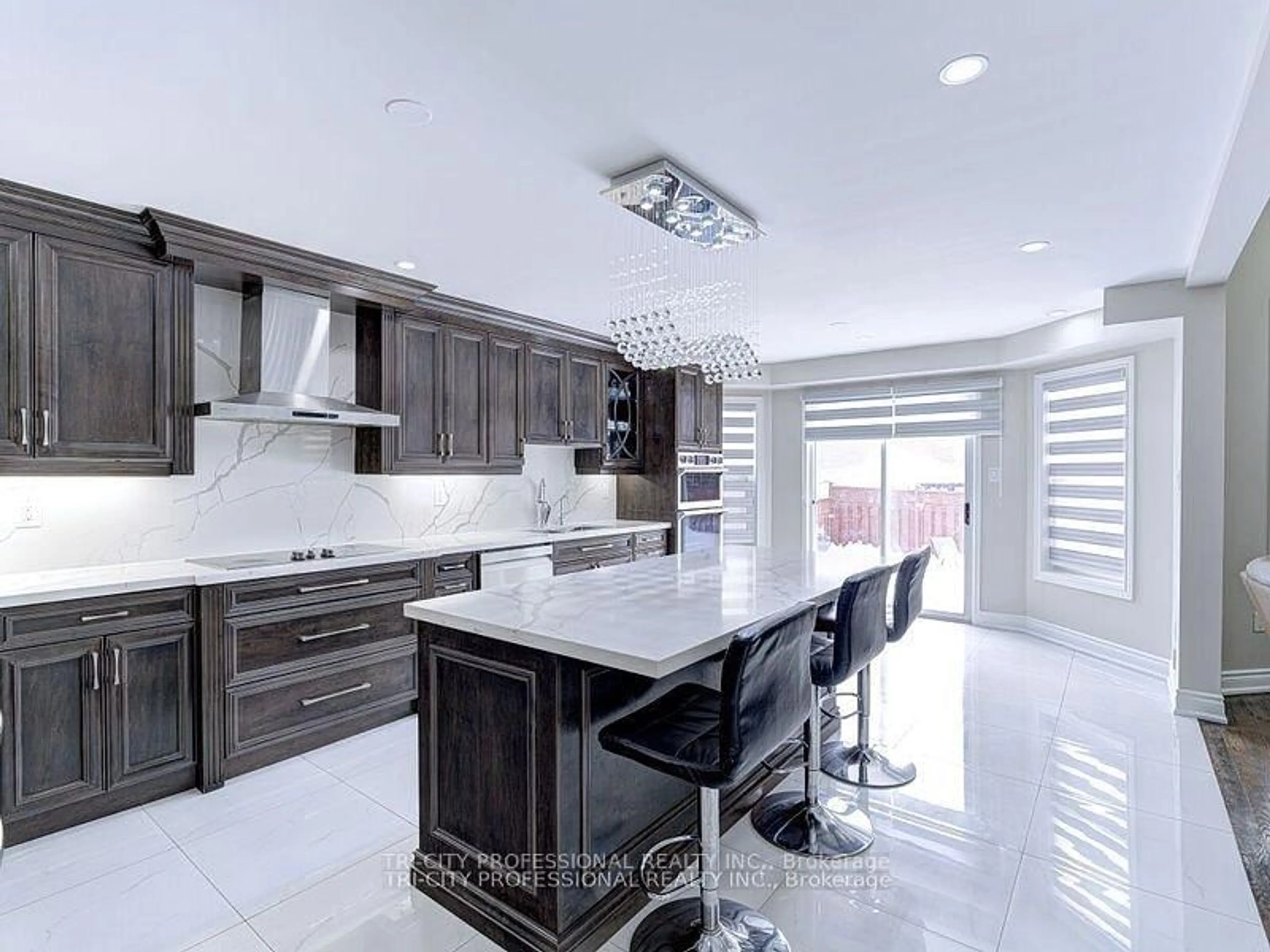 Contemporary kitchen, ceramic/tile floor for 40 Brinkley Dr, Brampton Ontario L7A 1G9
