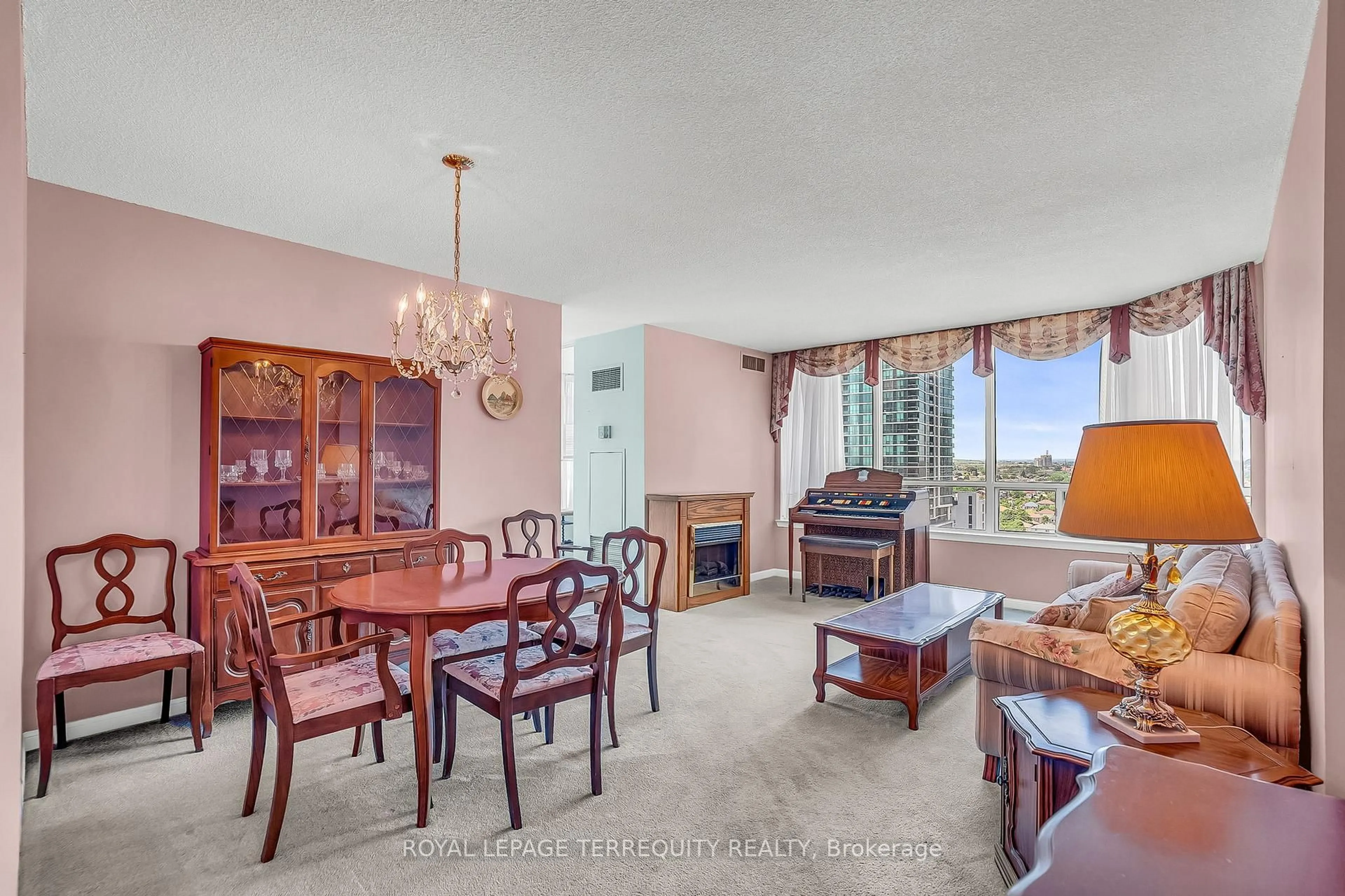 Dining room, unknown for 550 Webb Dr #1510, Mississauga Ontario L5B 3Y4