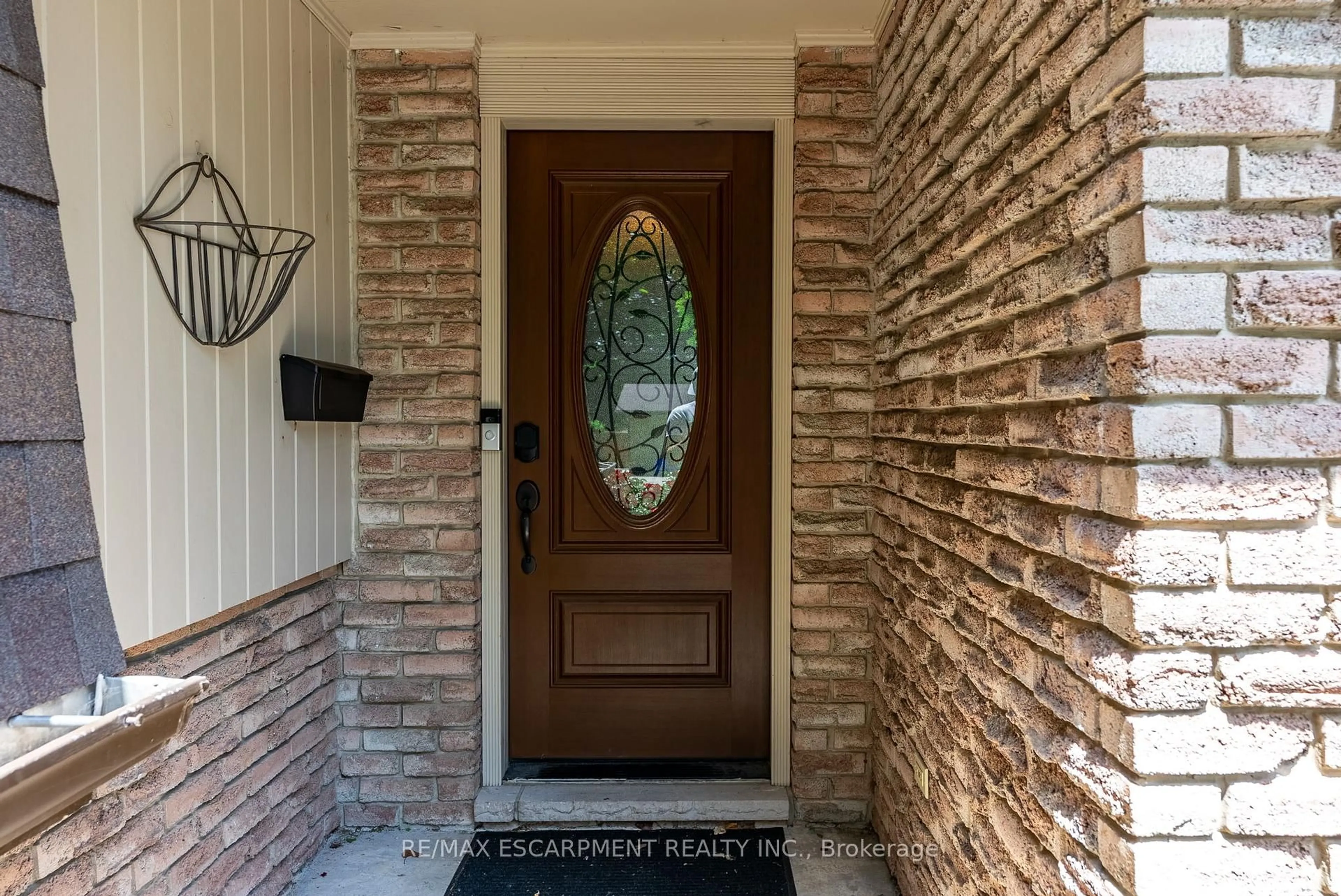Indoor entryway for 1515 Brenner Cres, Burlington Ontario L7P 2V9