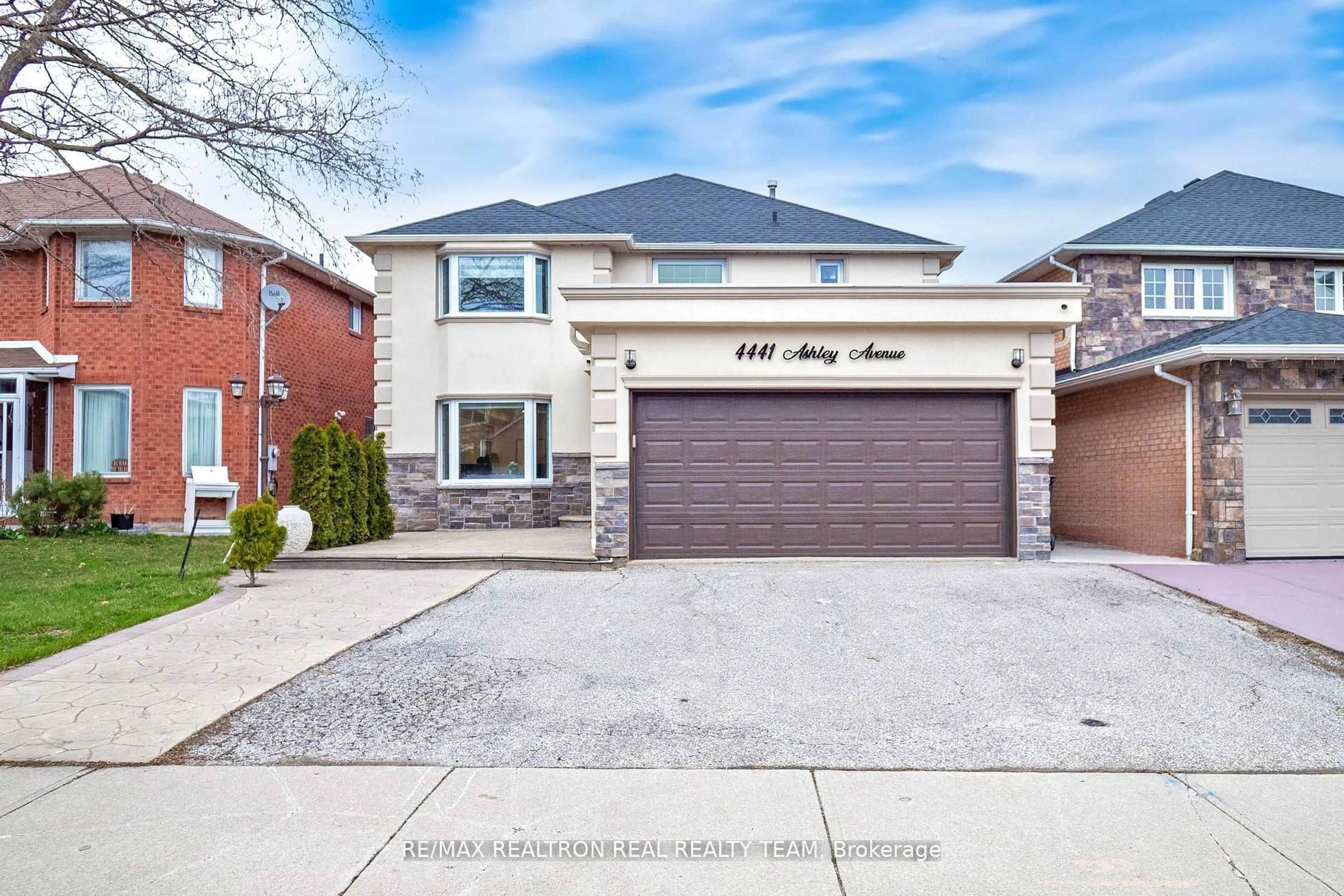 Home with brick exterior material, street for 4441 Ashley Ave, Mississauga Ontario L5R 2A3