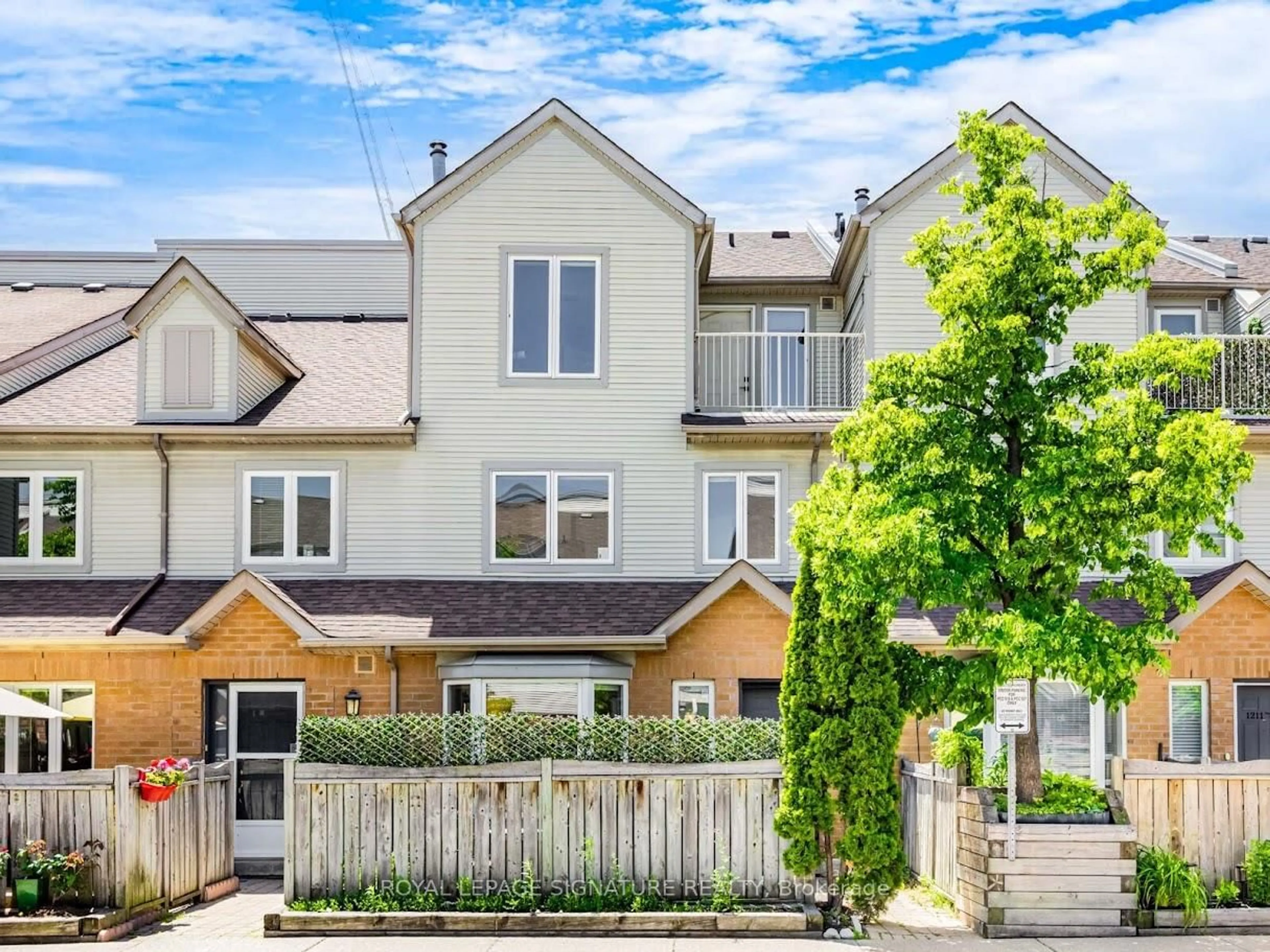 Unknown for 1211 Parkwest Pl #13, Mississauga Ontario L5E 3J3