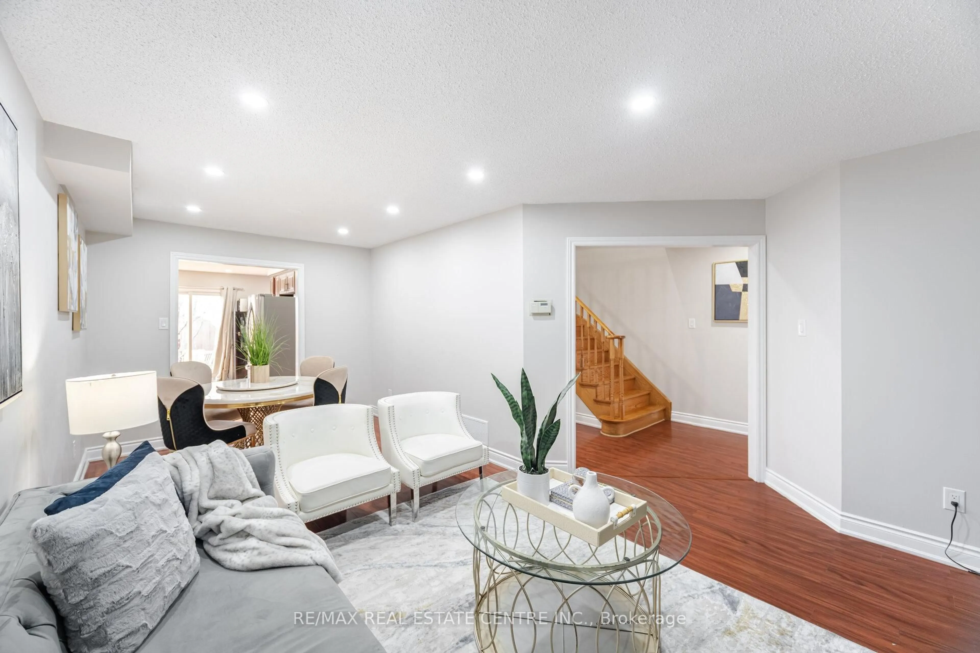 Living room with furniture, unknown for 27 Woodsend Ru, Brampton Ontario L6Y 4G8