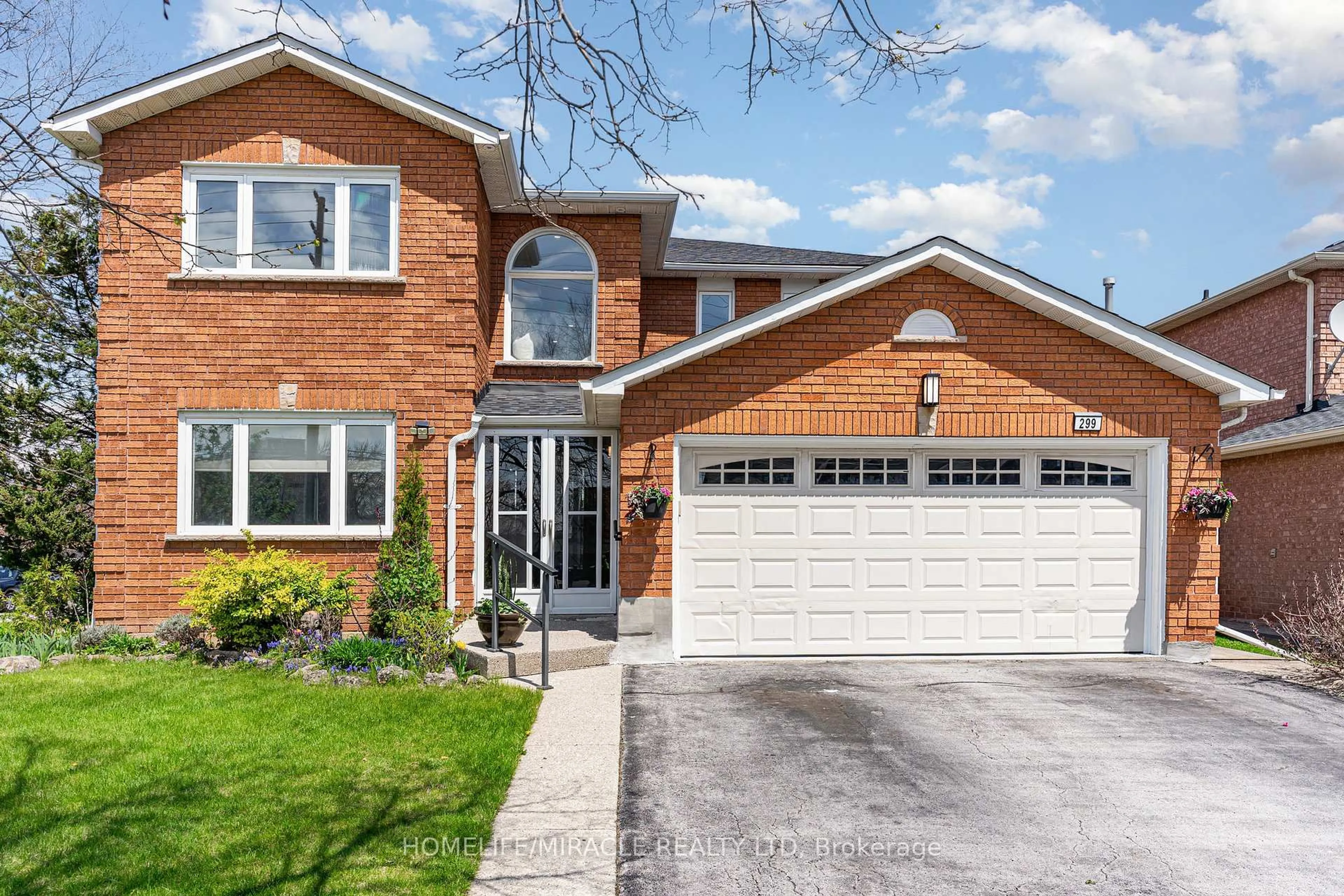 Home with brick exterior material, street for 299 Hickory Circ, Oakville Ontario L6H 4V3