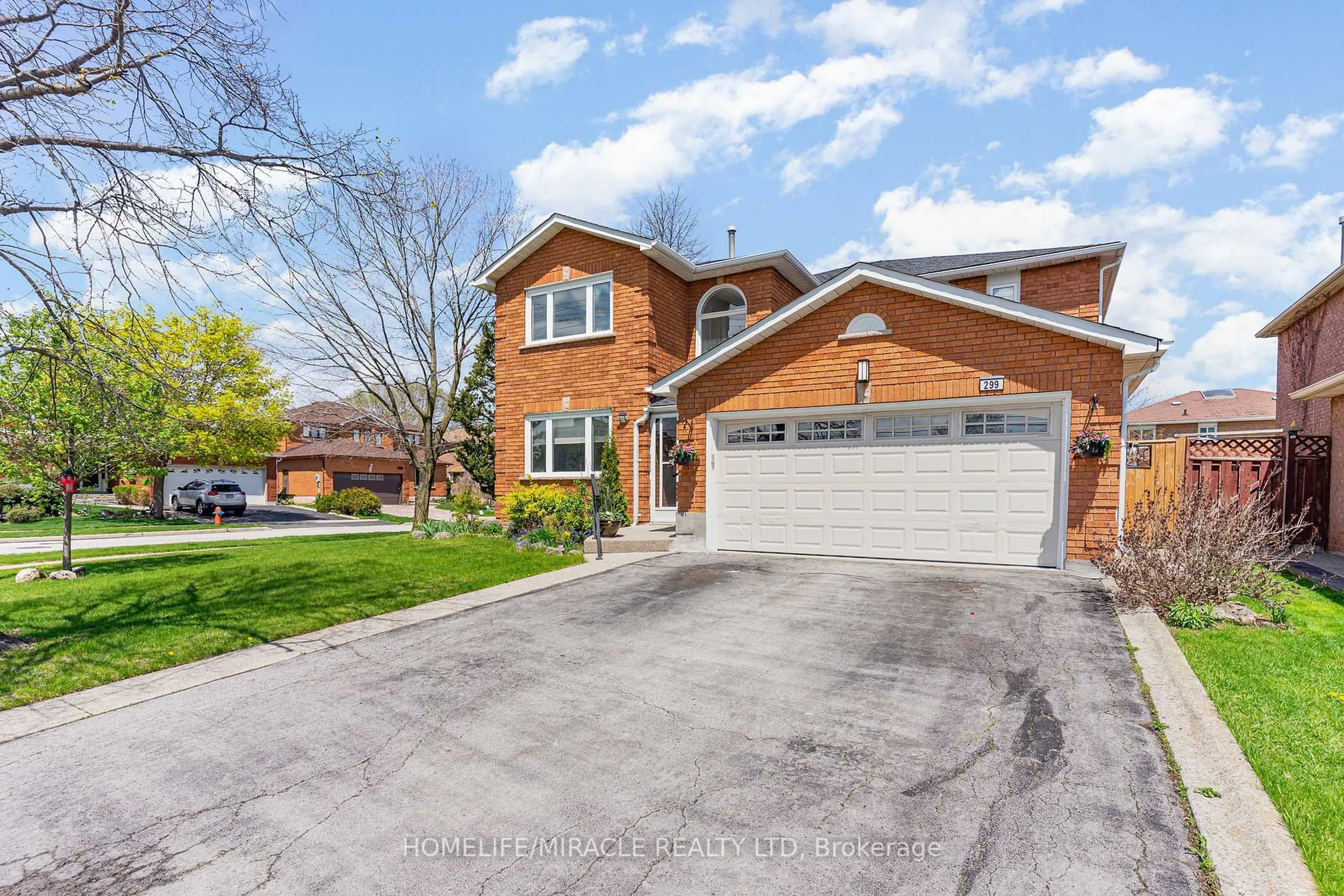 Home with brick exterior material, street for 299 Hickory Circ, Oakville Ontario L6H 4V3
