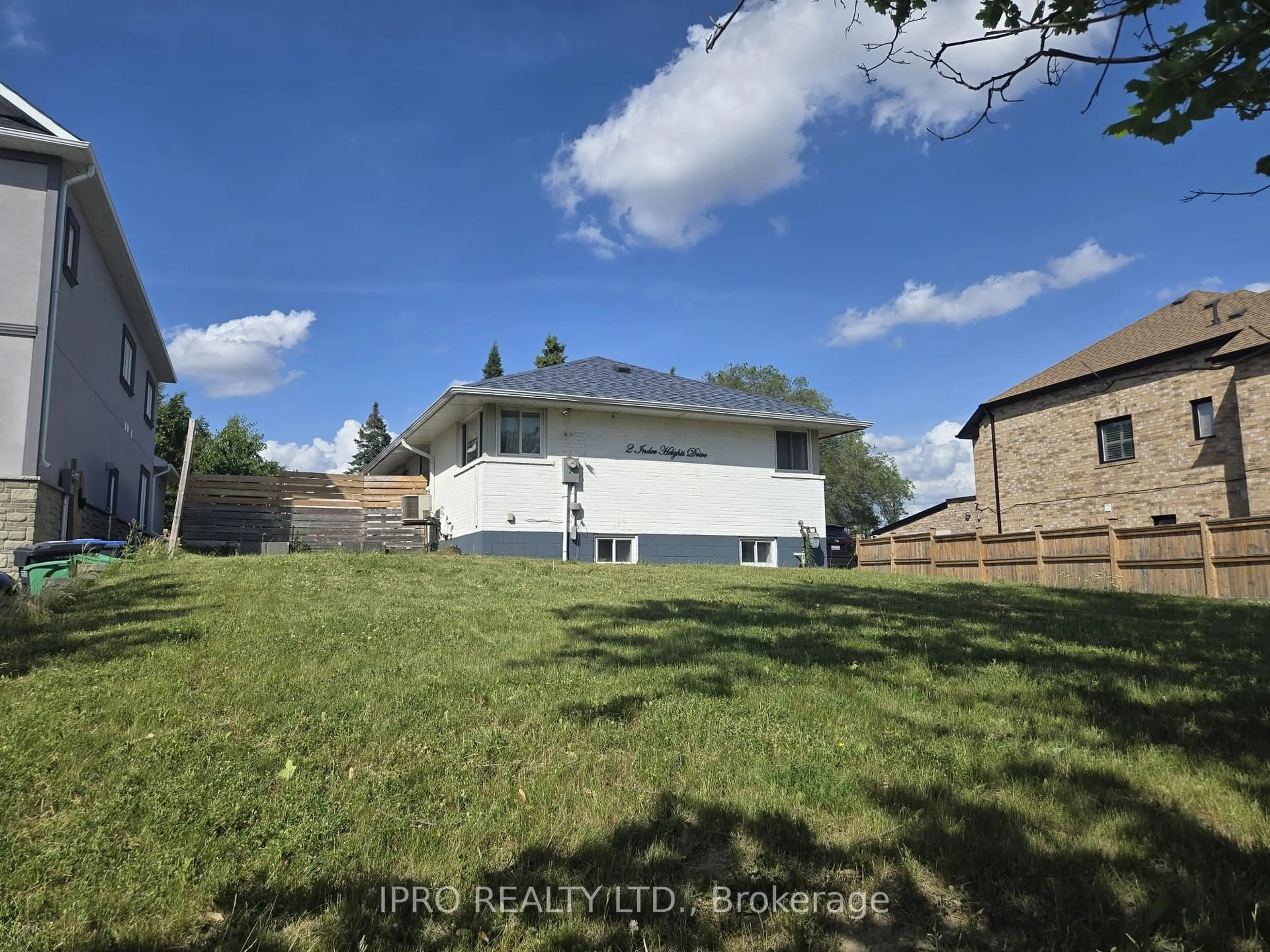 A pic from outside/outdoor area/front of a property/back of a property/a pic from drone, unknown for 2 Inder Heights Dr, Brampton Ontario L6Z 3M4