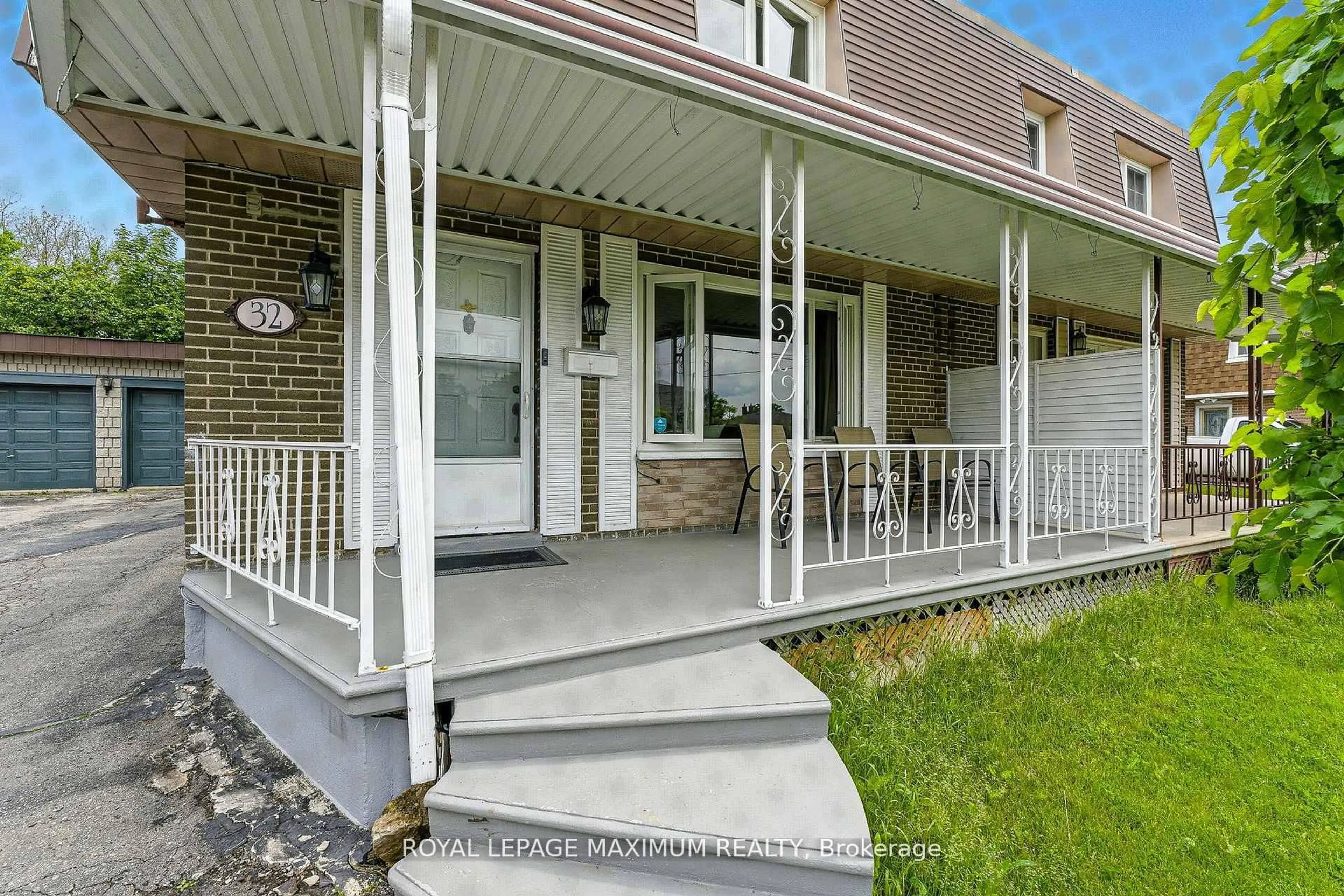 Unknown for 32 Fennimore Cres, Toronto Ontario M3N 1G8