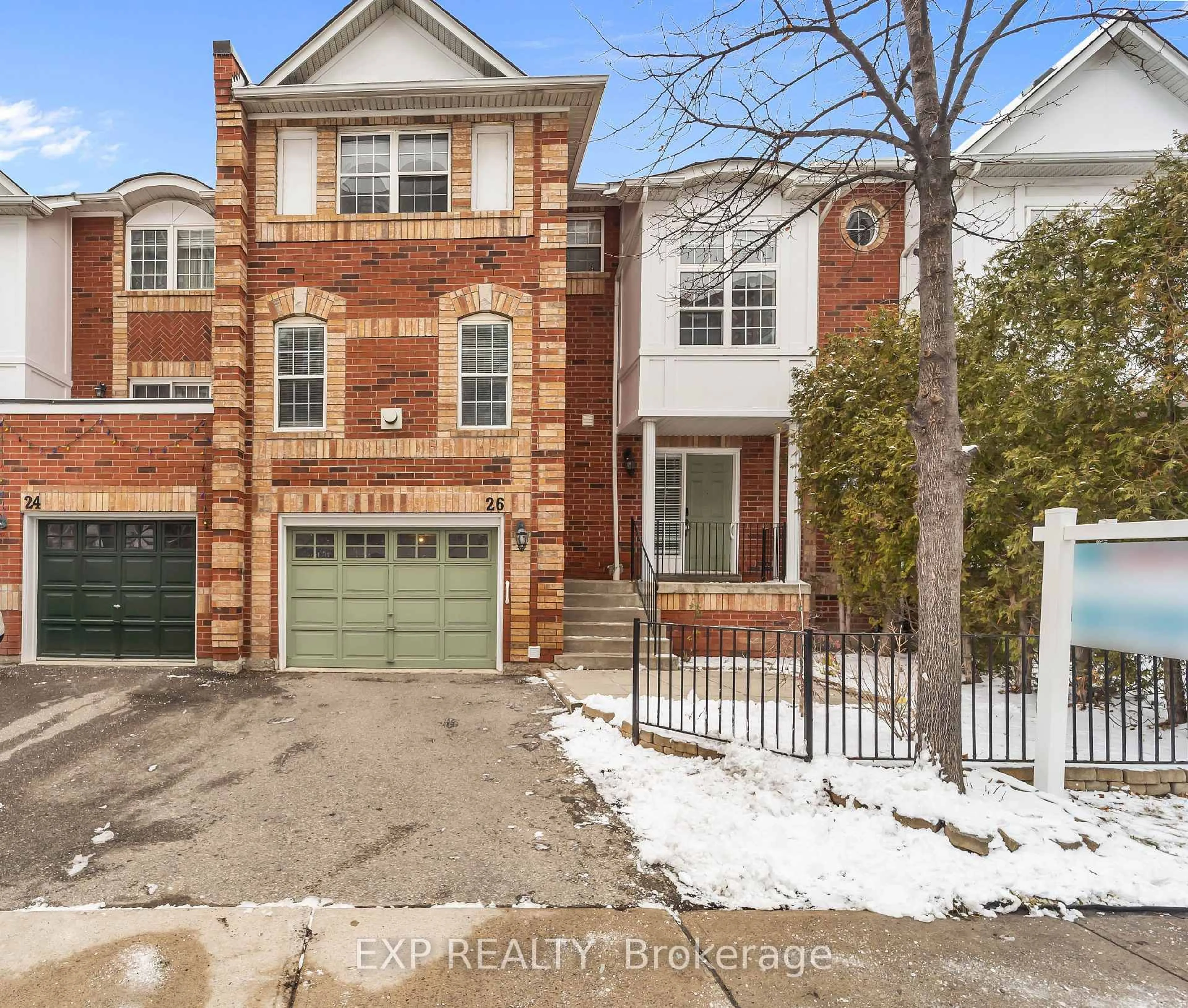 Home with brick exterior material, street for 199 Hillcrest Ave #26, Mississauga Ontario L5B 4L5