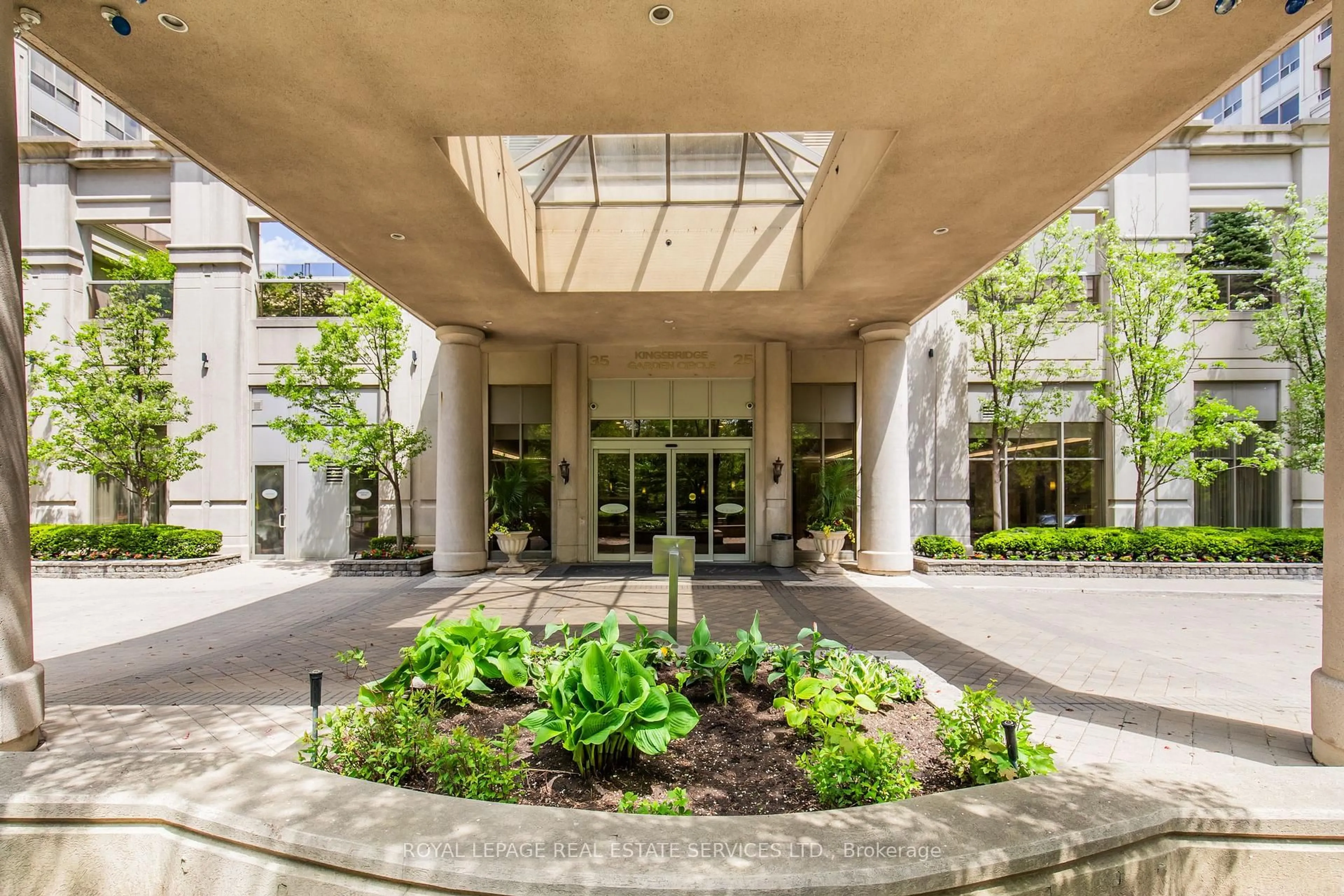 Lobby for 25 Kingsbridge Garden Circ #418, Mississauga Ontario L5R 4B1