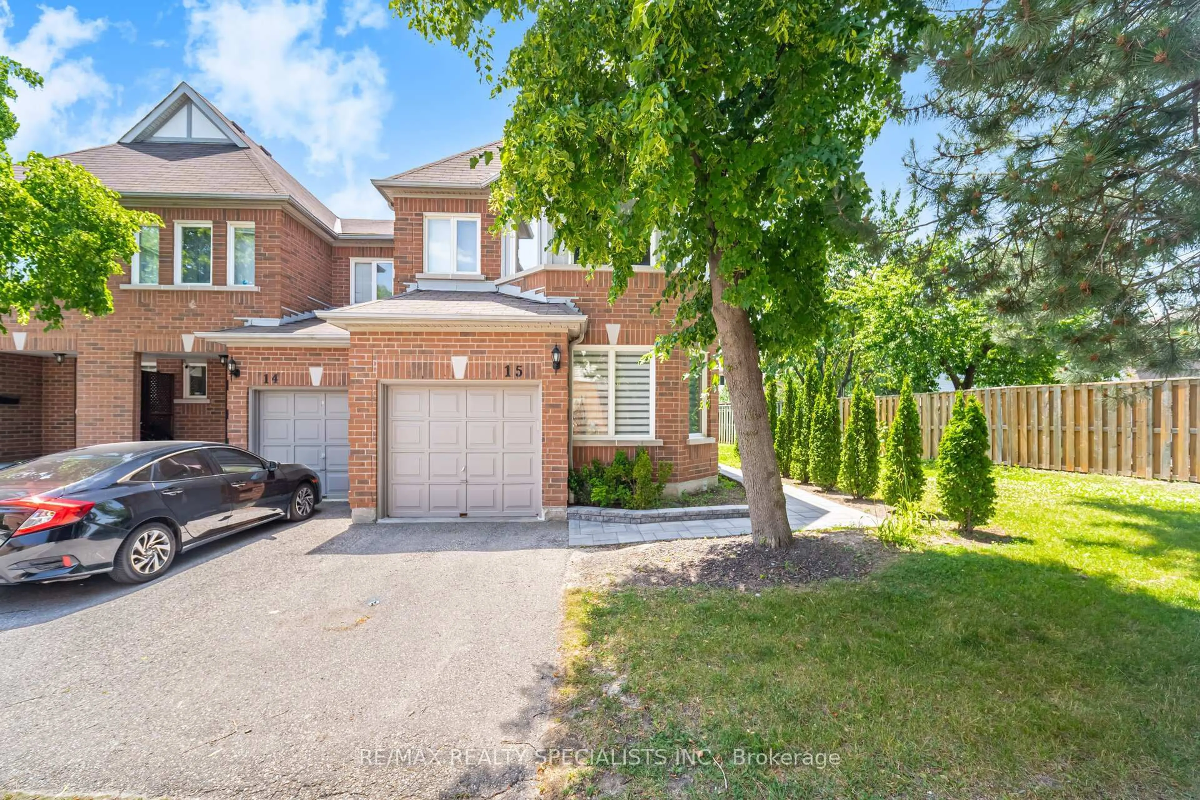 Home with brick exterior material, street for 5230 Glen Erin Dr #15, Mississauga Ontario L5M 5Z7